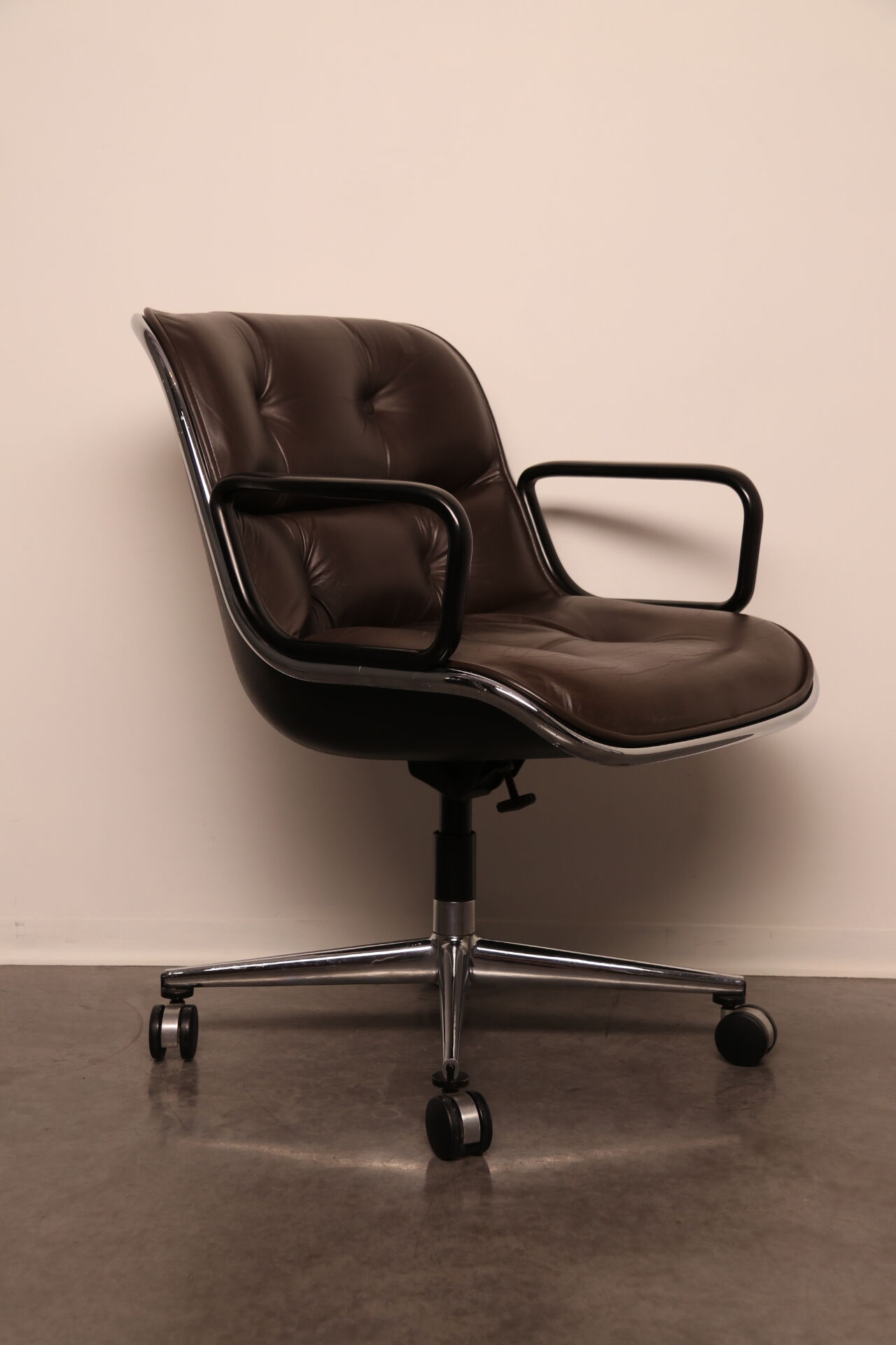 Executive office chair by Charles Pollock for Knoll - US - 1970's