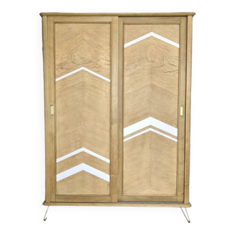 Armoire vintage