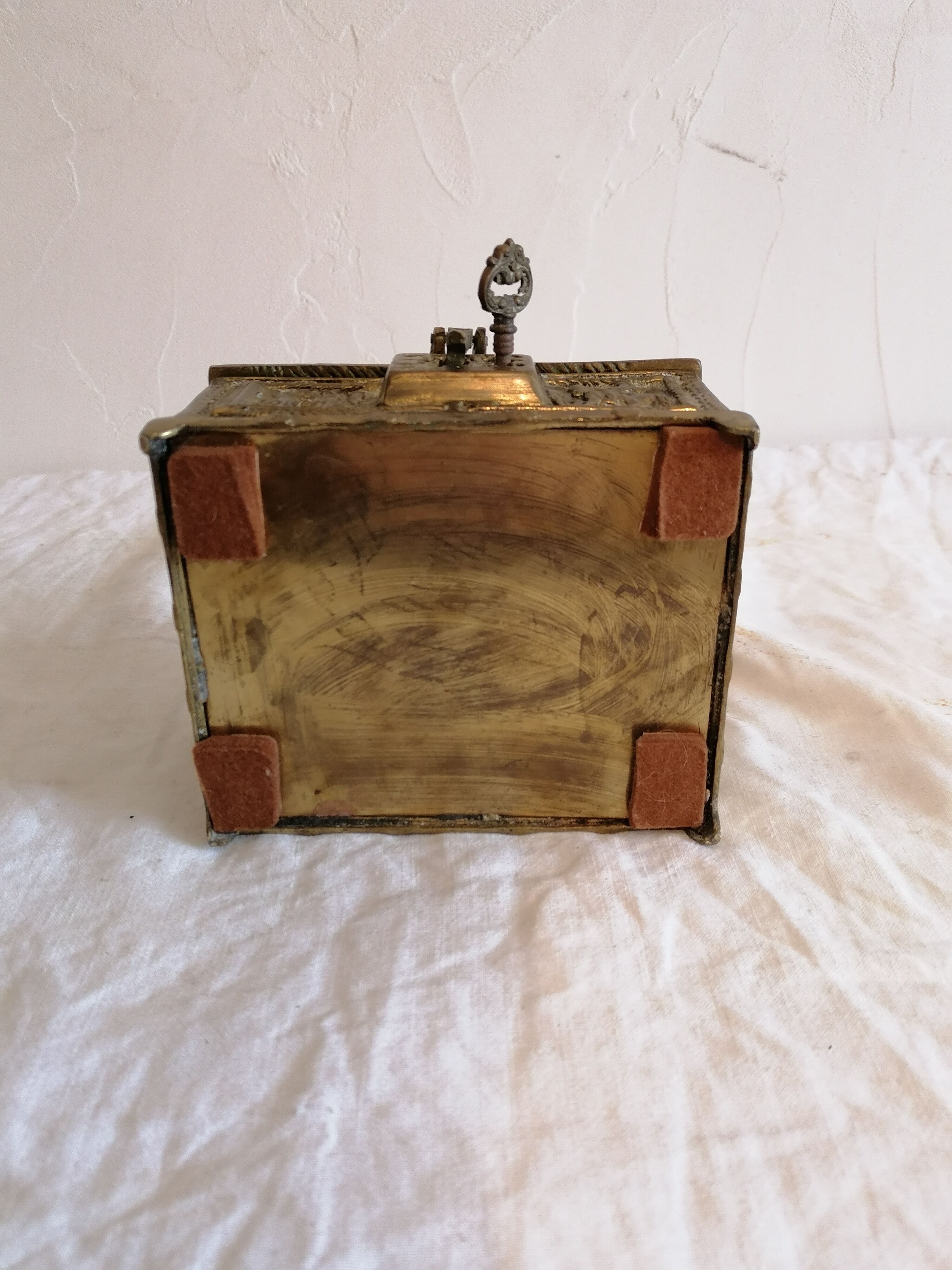 Old bronze jewelry box of nineteenth century high period.