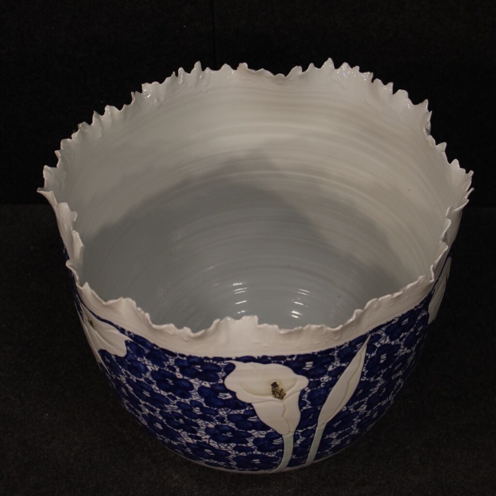 Chinese vase from the early 21st century