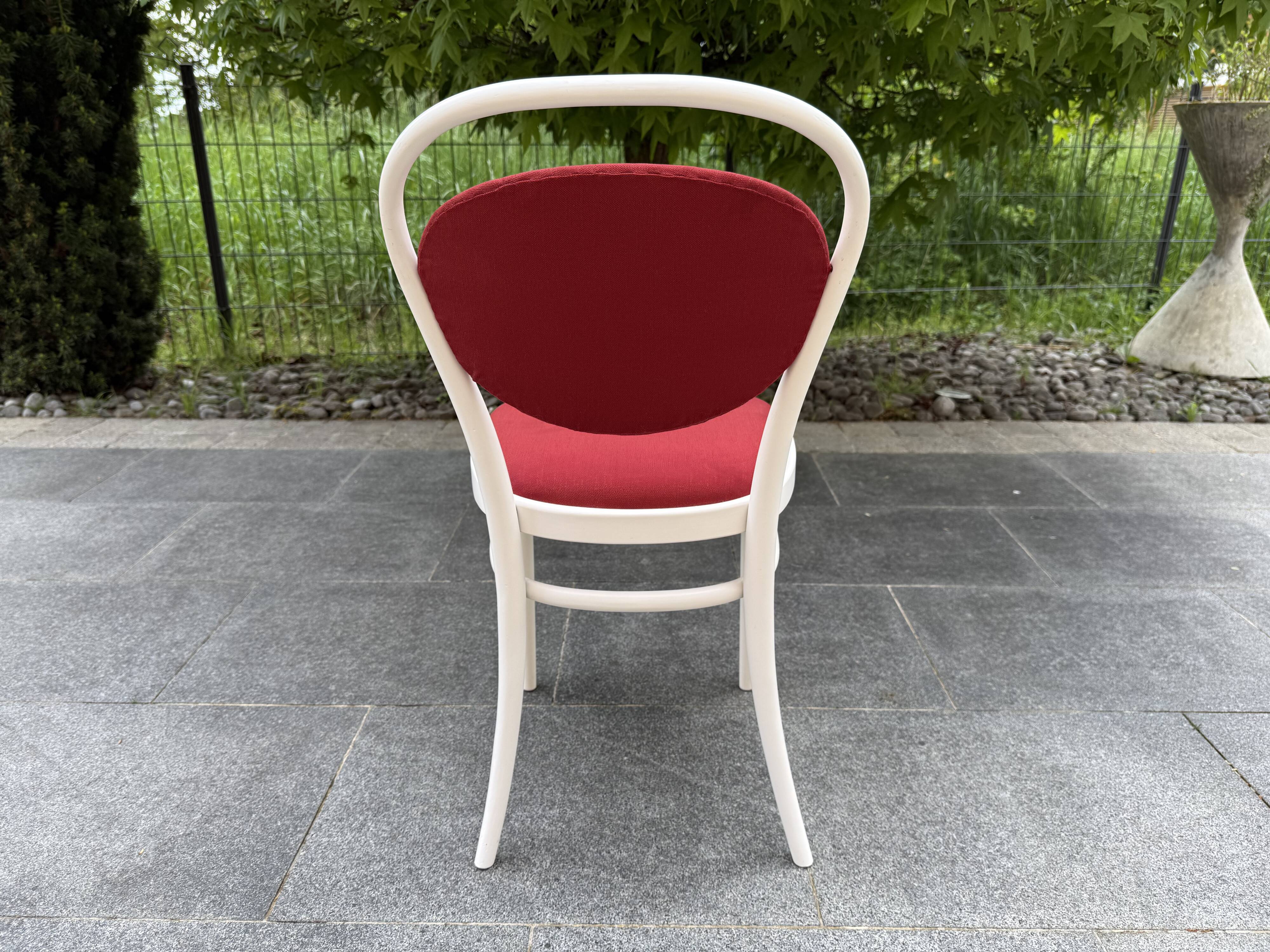 Lot de 6 chaises Thonet Model 215 P année 60