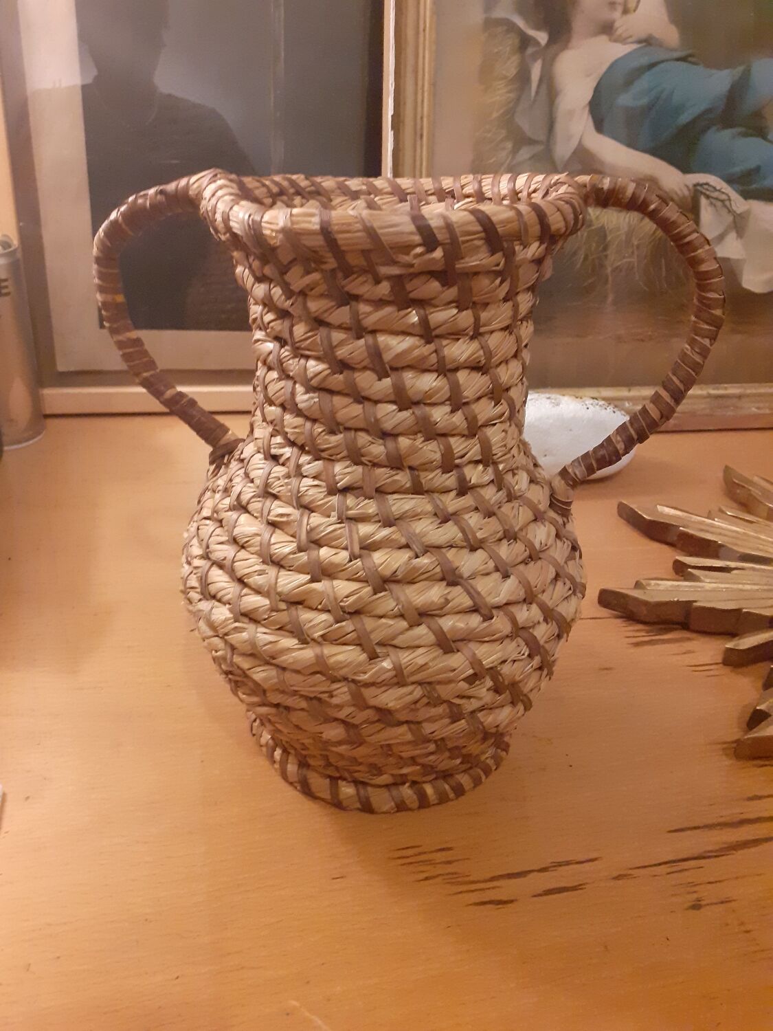 Wicker amphoras