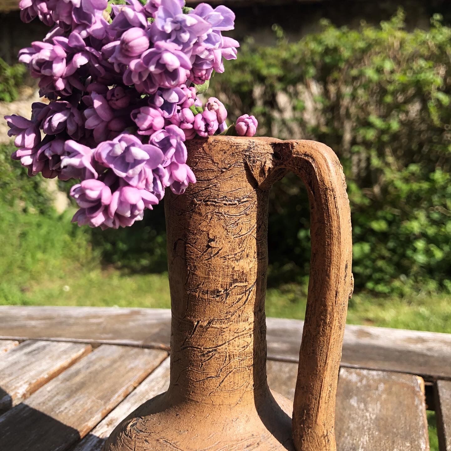 Brutalist sandstone soliflora