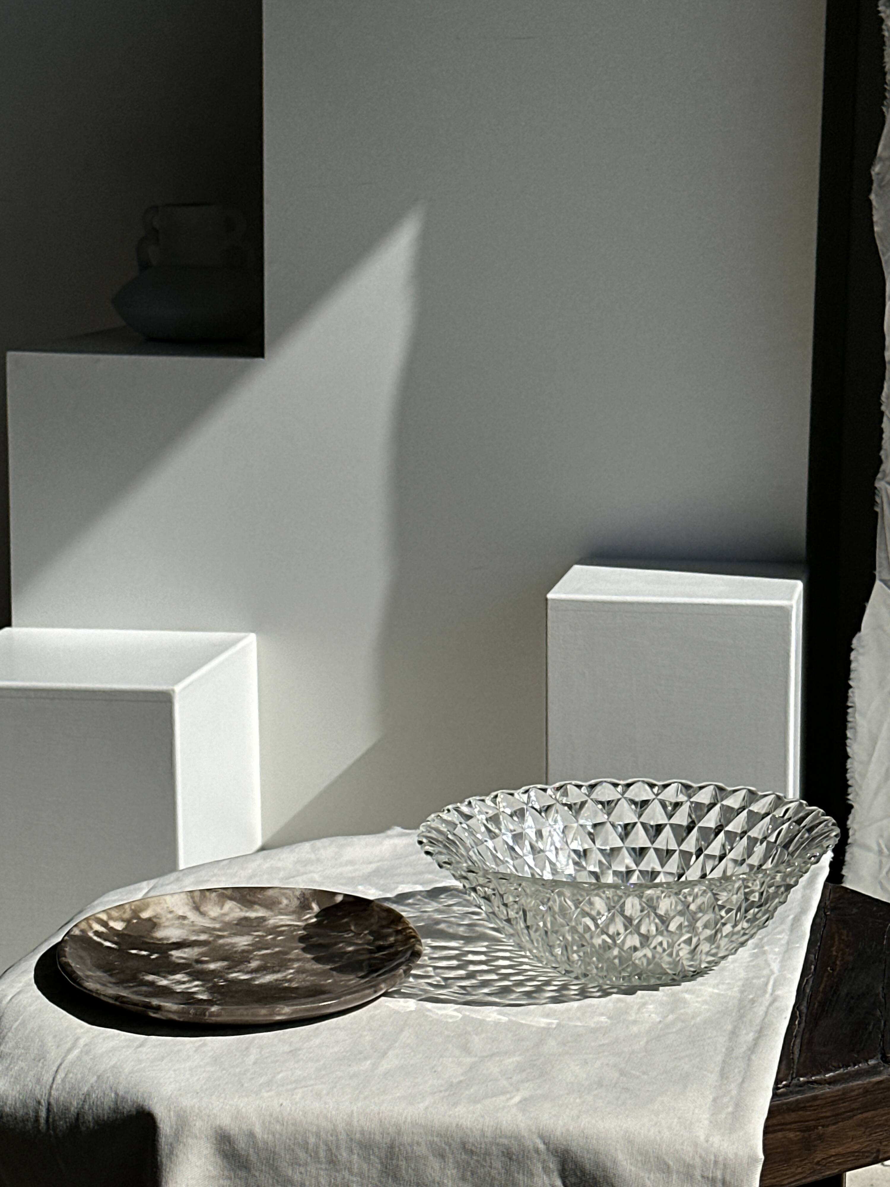 Large classic diamond-tipped glass salad bowl