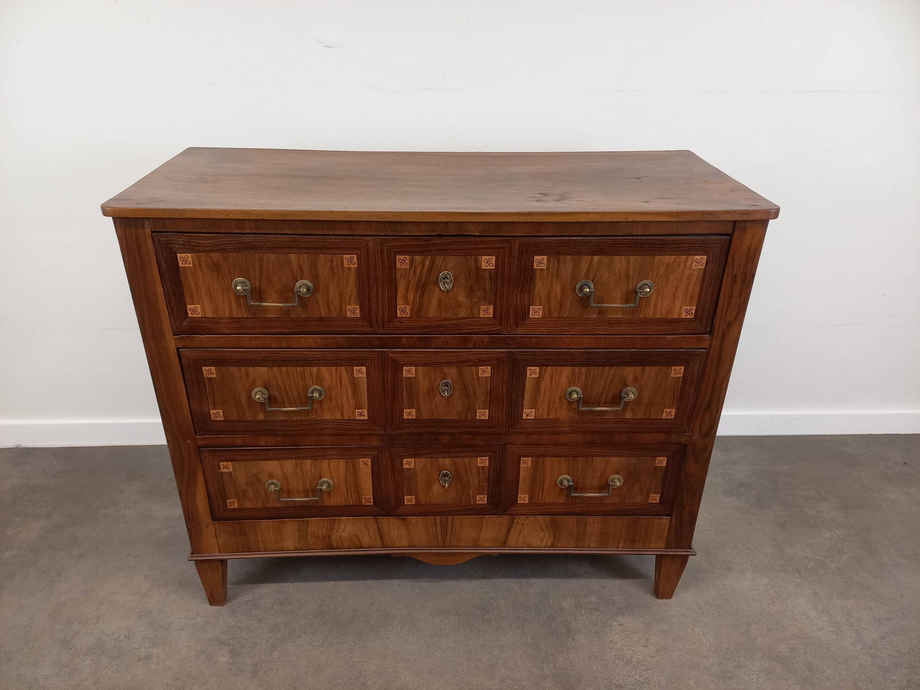 Commode de style Louis XVI