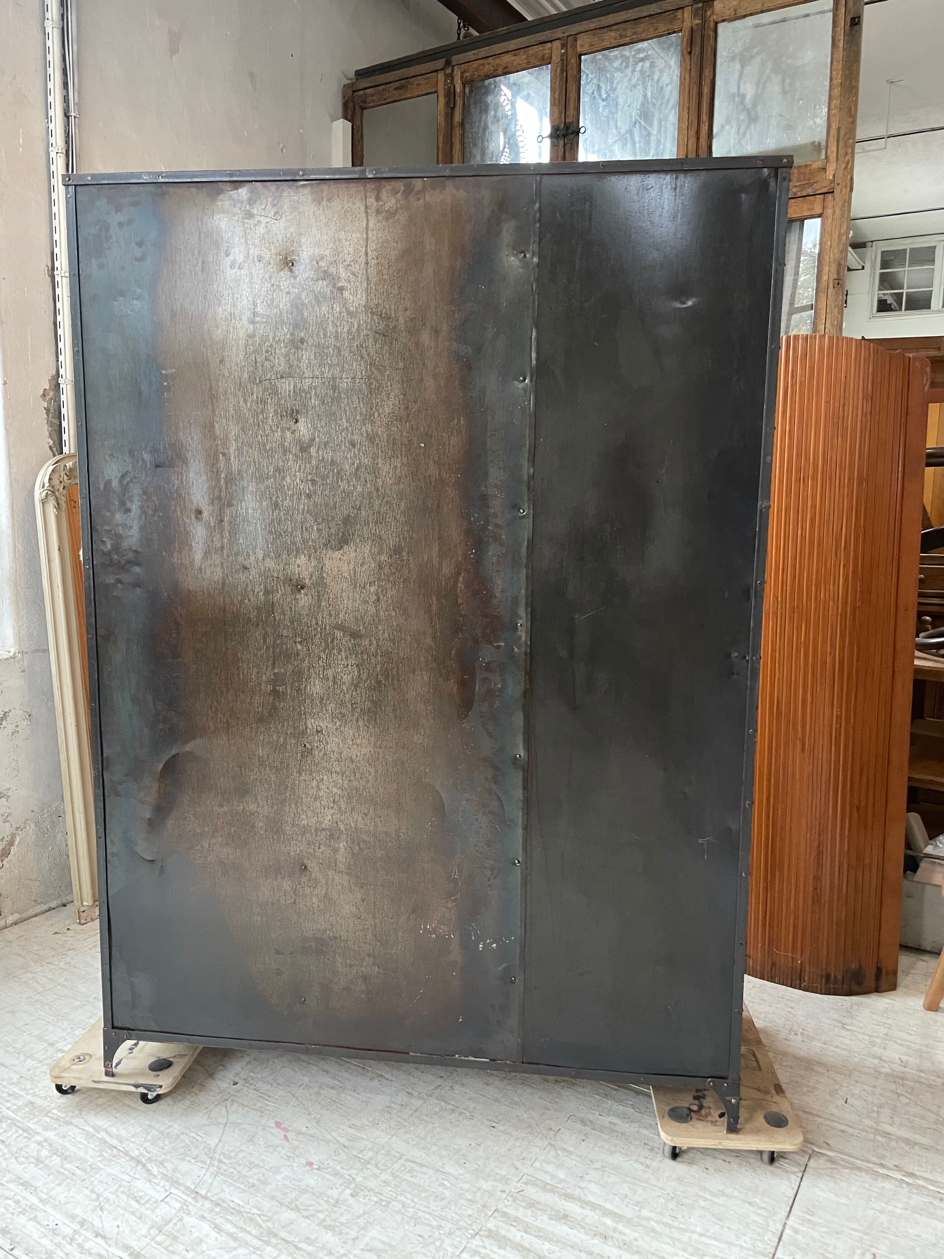 Riveted metal cloakroom Swchartz 1920