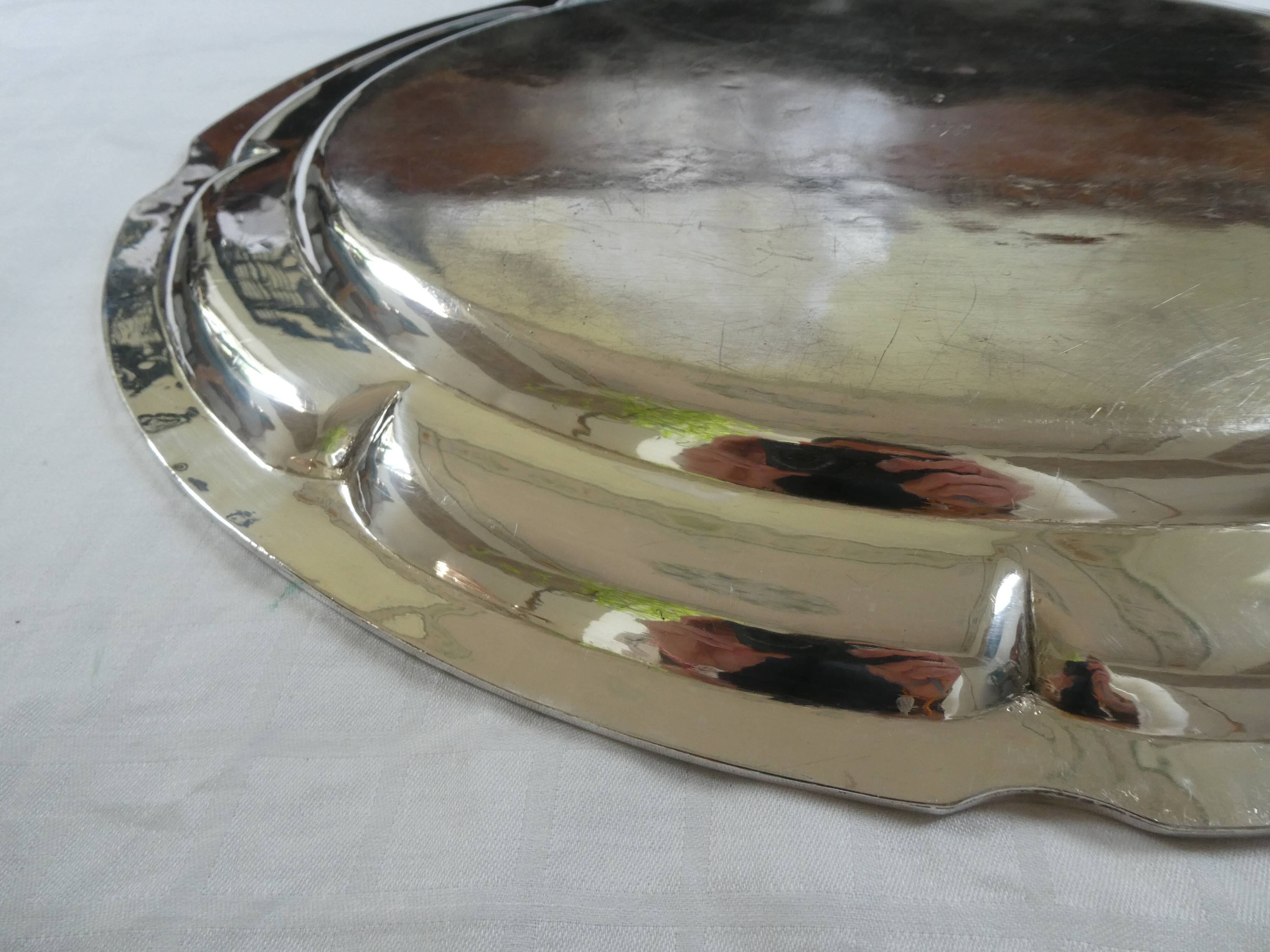 Grand plat ovale en métal argenté Wiskemann (Belgique - Bruxelle)