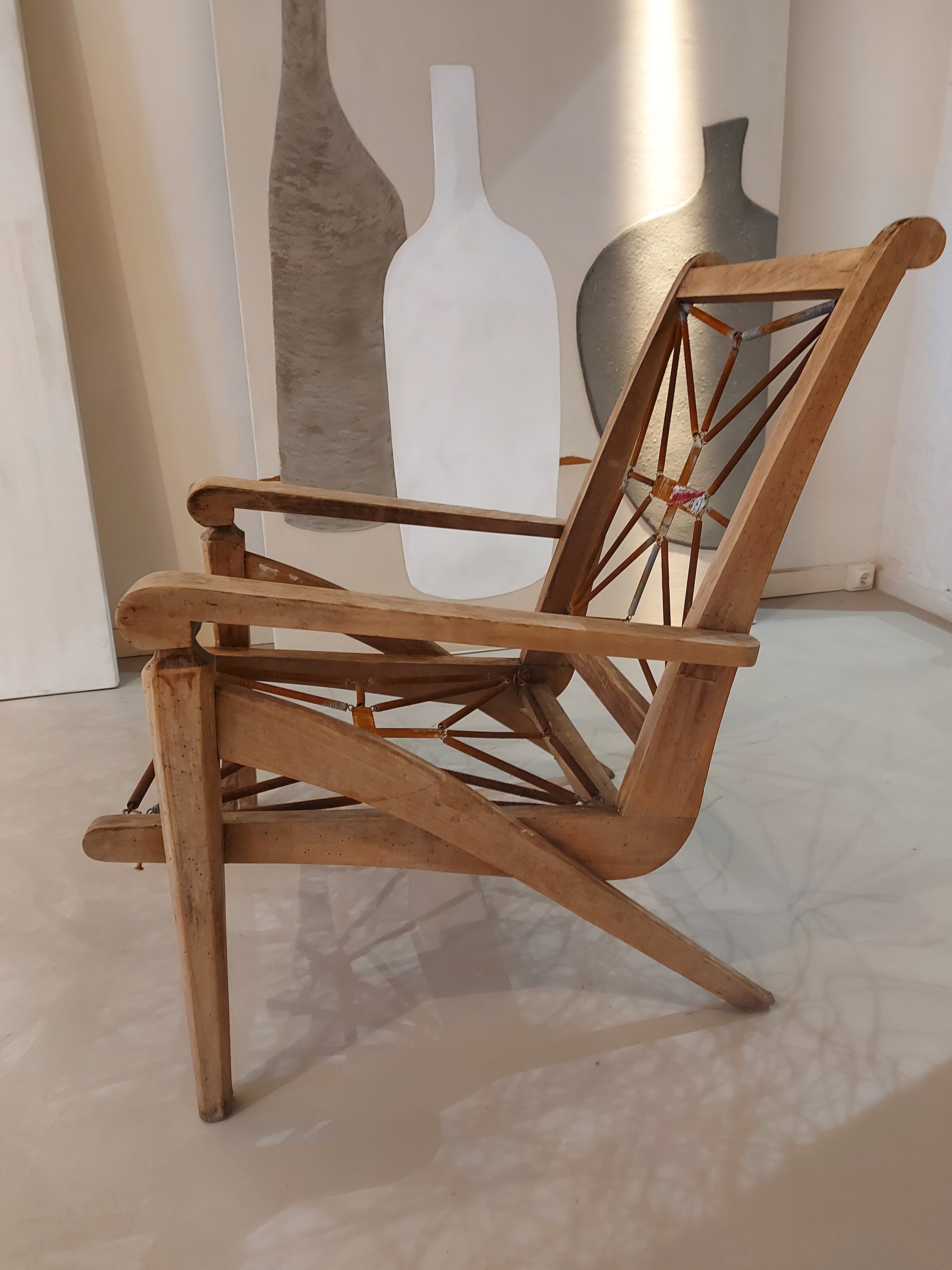 Free span vintage armchair