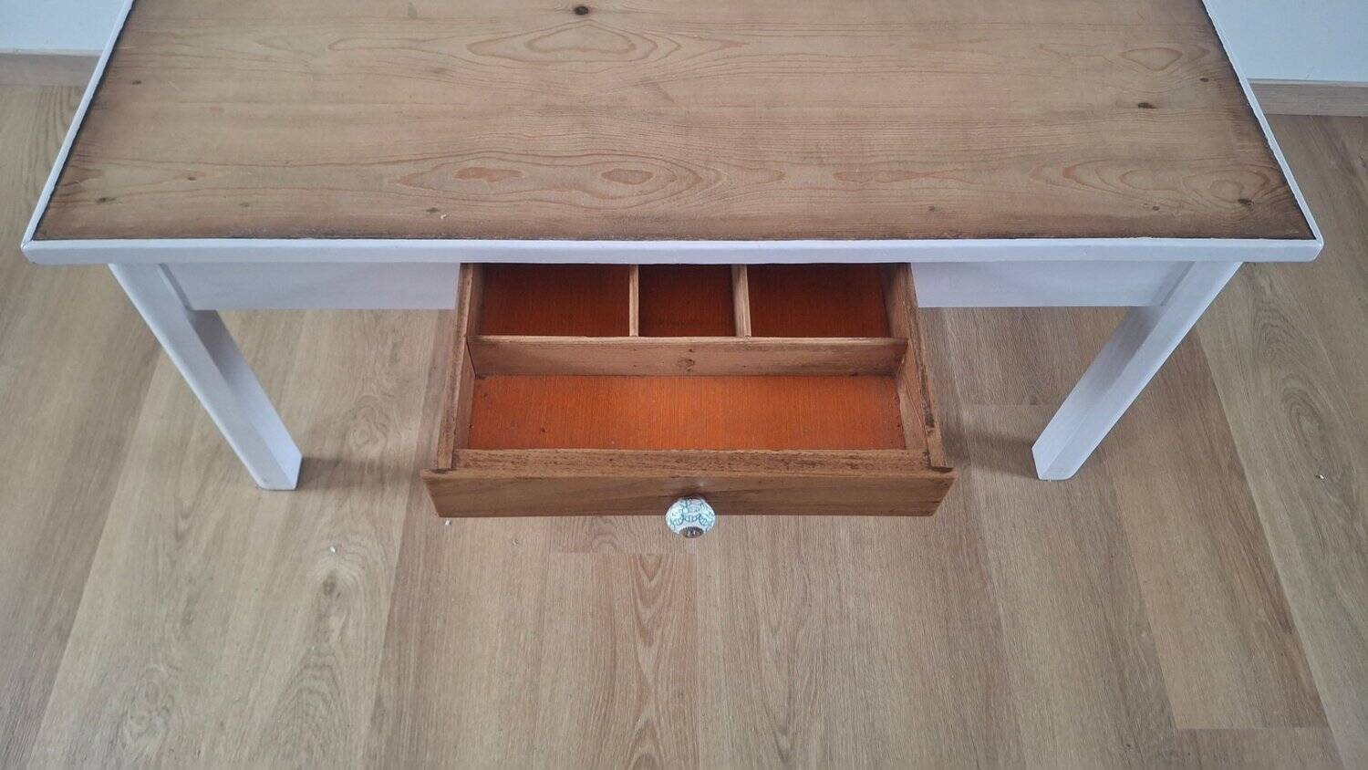 Chic country coffee table, pine wood, drawer with floral porcelain knob.