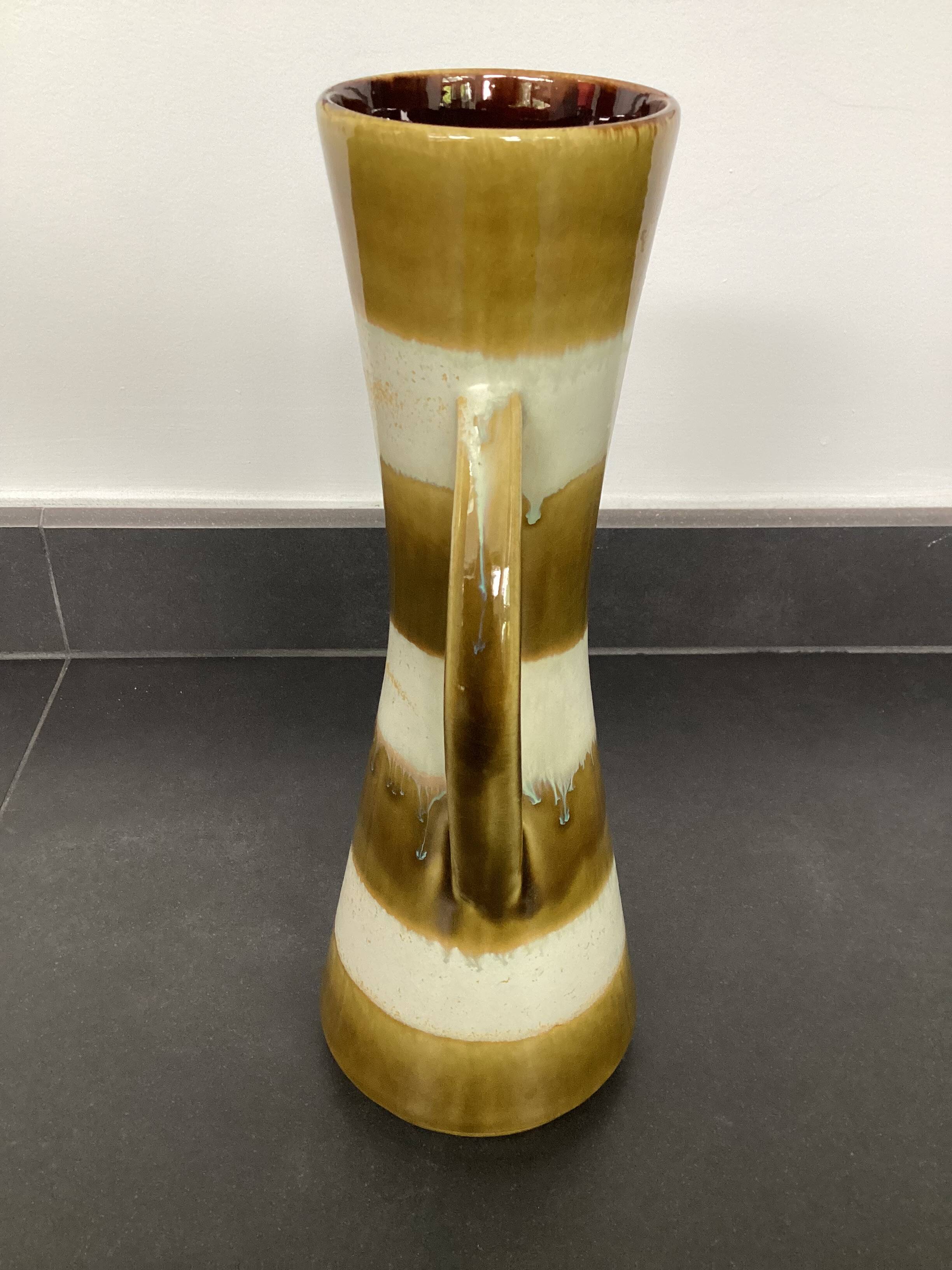 Bay West Germany vase, West German ceramics, 1960s-1970s