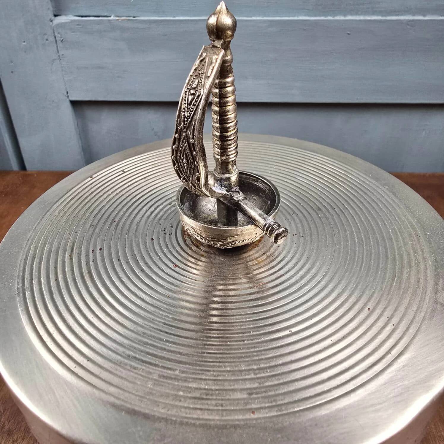 Vintage knight ice bucket – Coat of arms and sword handle – 1960s-70s