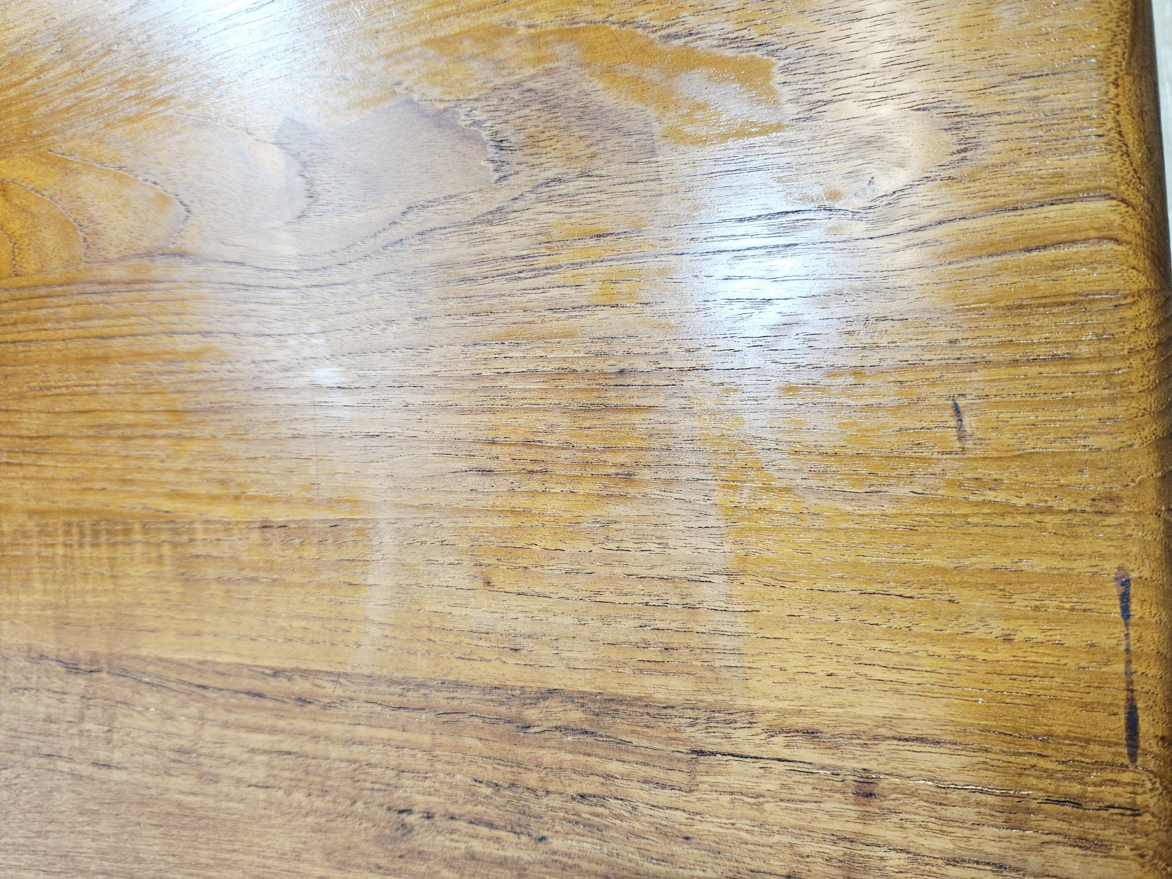 Table basse en teck massif danois / Style Mid-Century Modern / Années 1970.