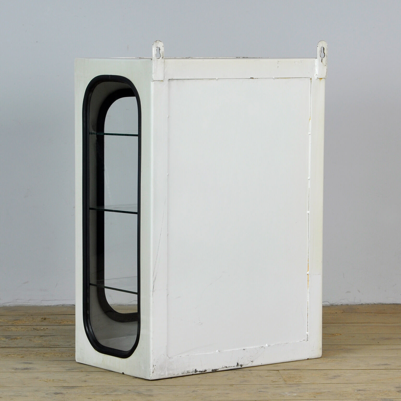 Armoire à pharmacie d’hôpital vintage années 1970