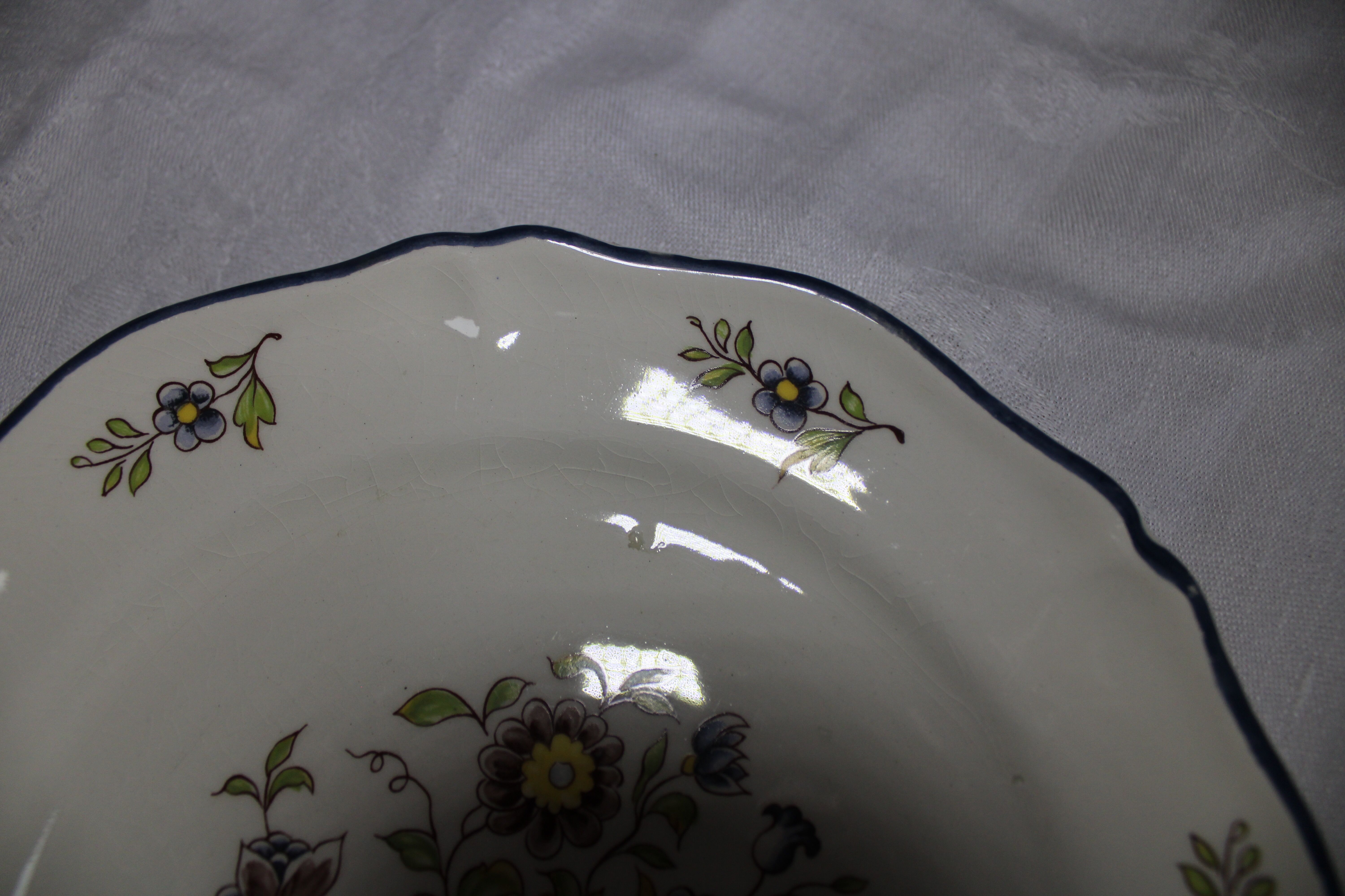 Service at Dessert Saint-Amand Vieux Delft