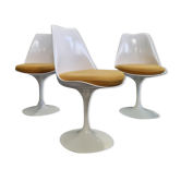 Eero Saarinen Knoll Tulip chairs