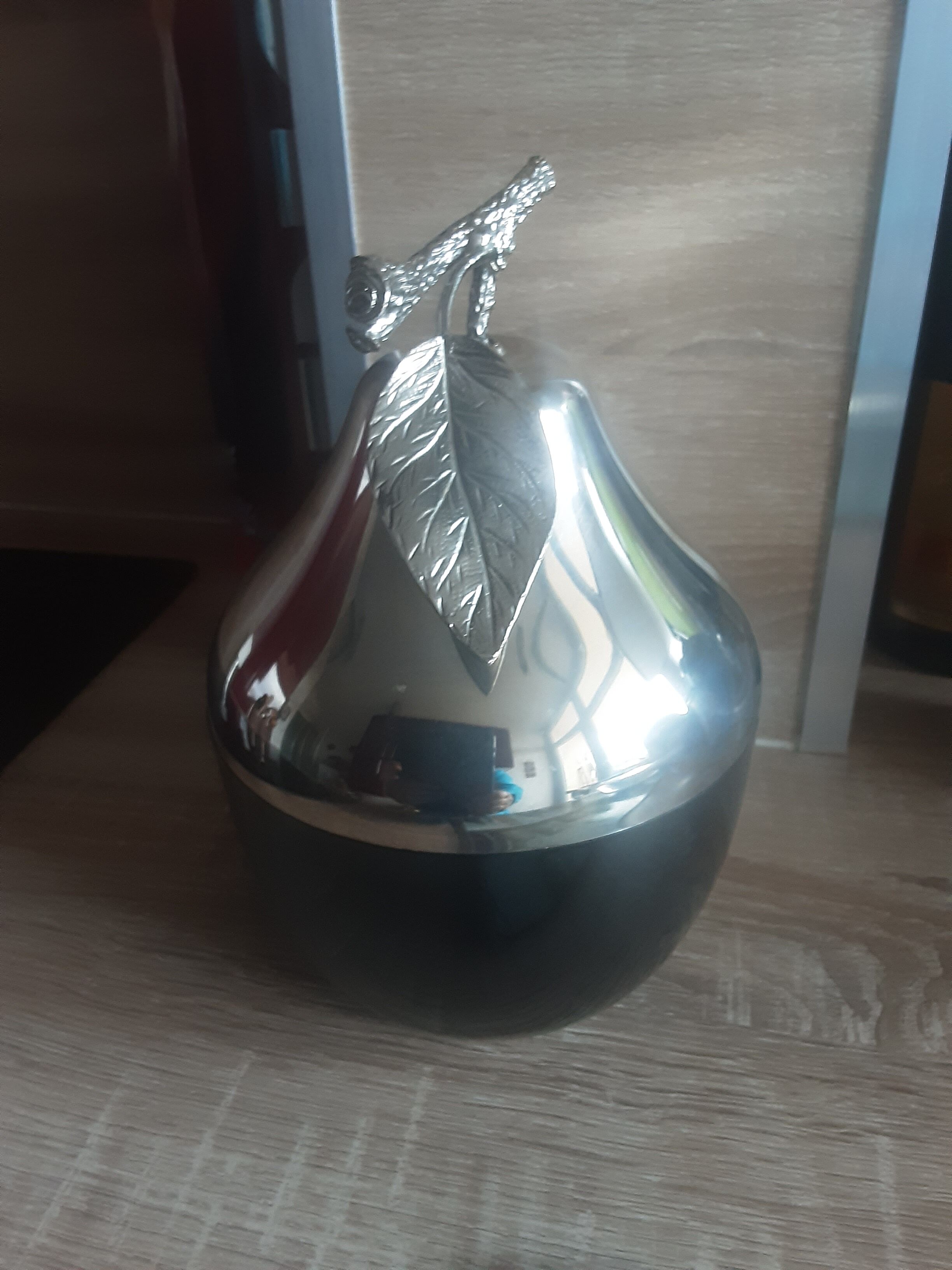 Metal and plastic ice seal - vintage