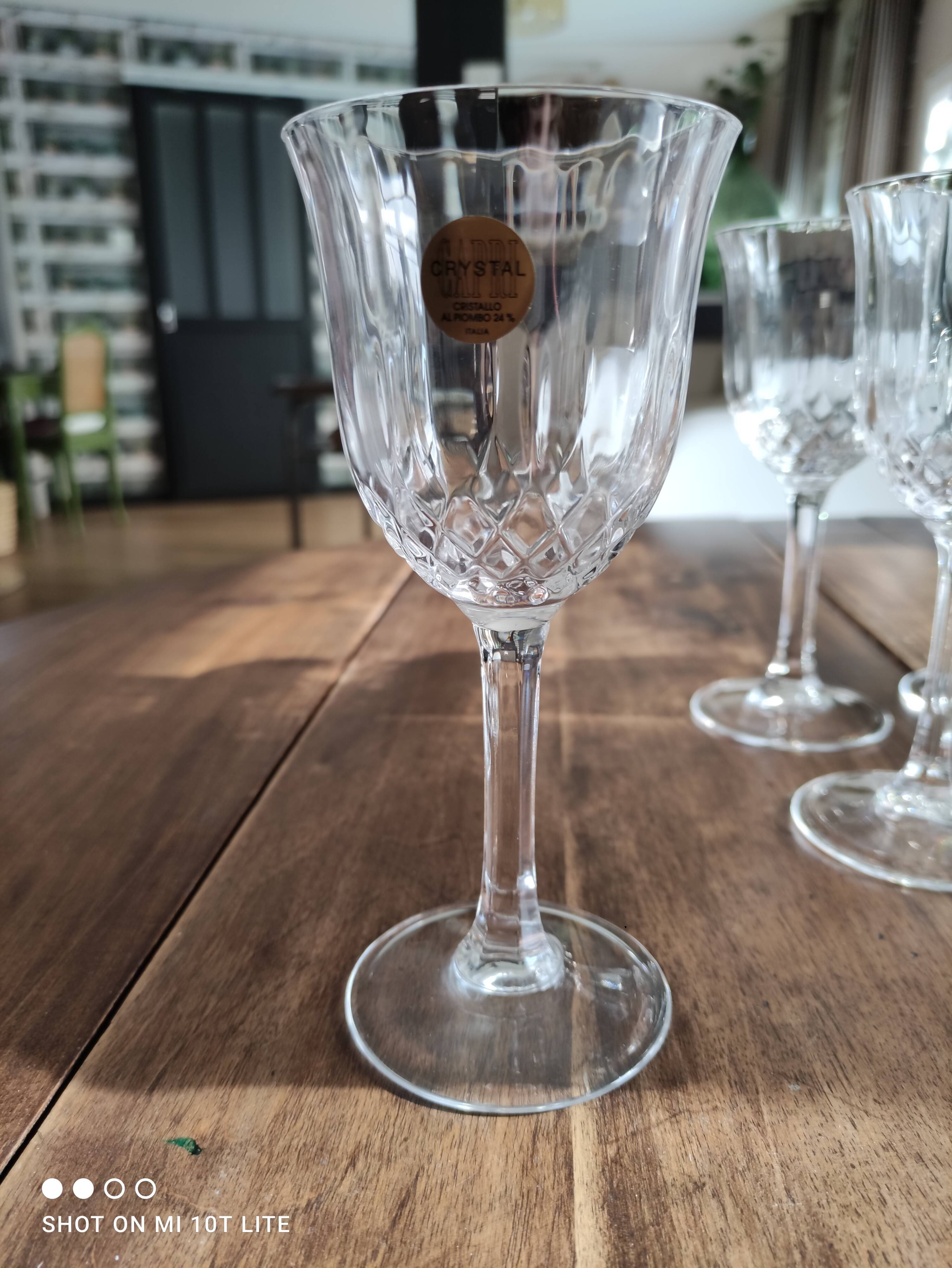 Lot de 12 verres à vin blanc vintage en cristal italien modèle Capri avec boites d'origine