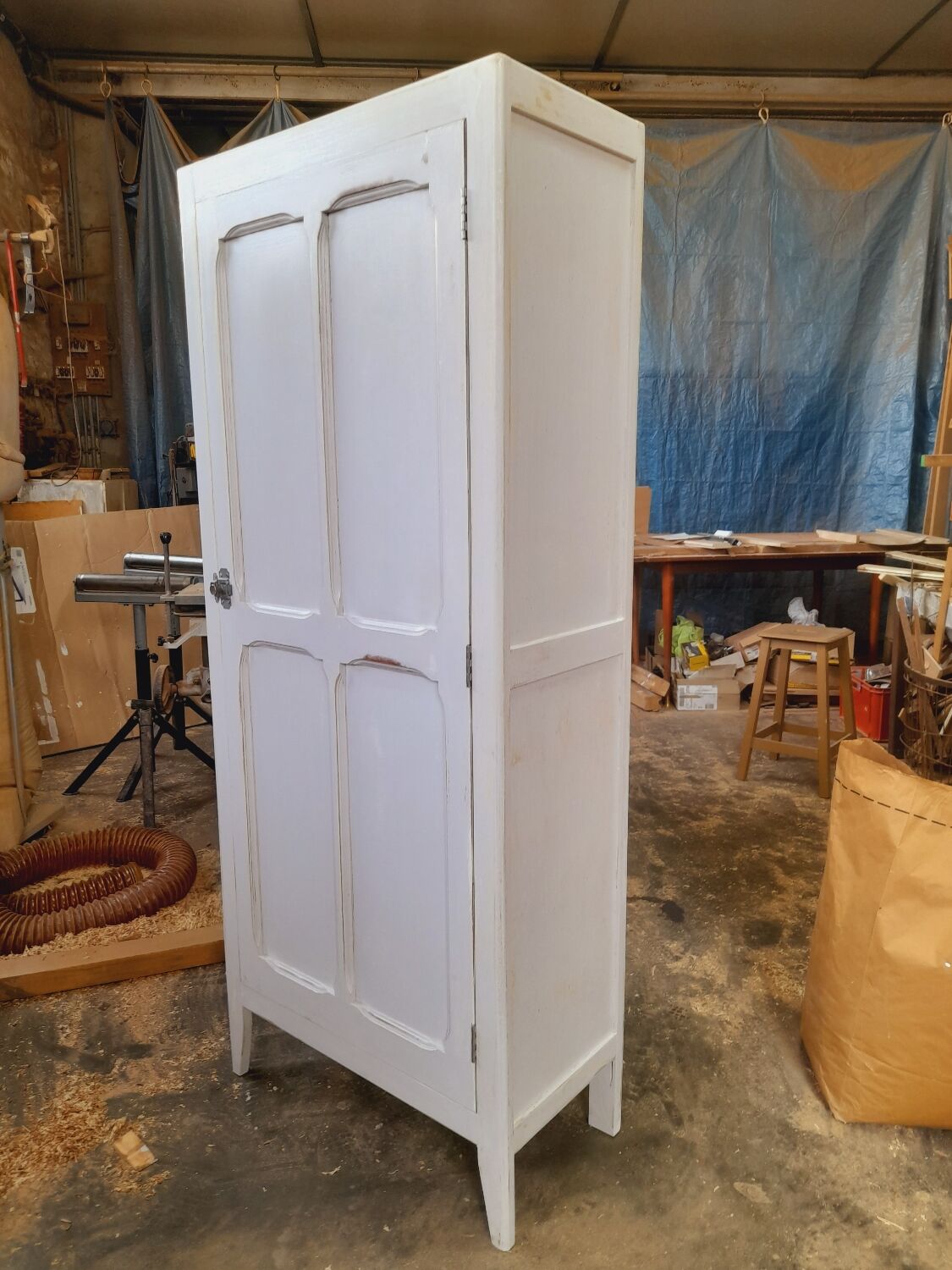 Hosiy cabinet "Parisienne"