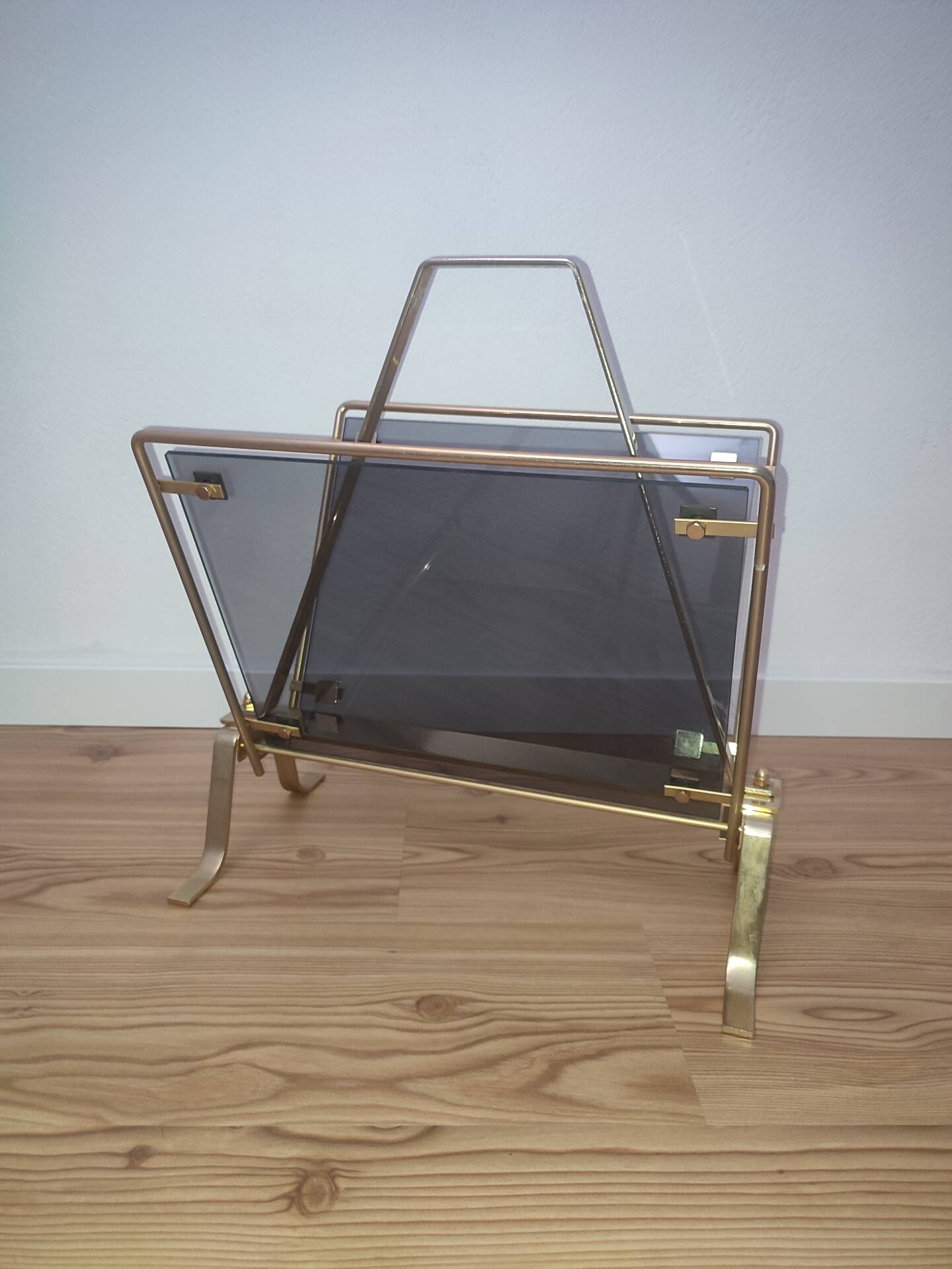 Magazine Rack Hollywood Regency Style - 70's