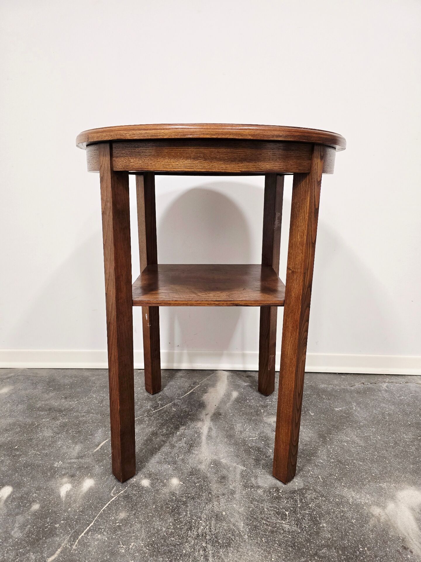 Table d'appoint en bois massif vintage des années 50