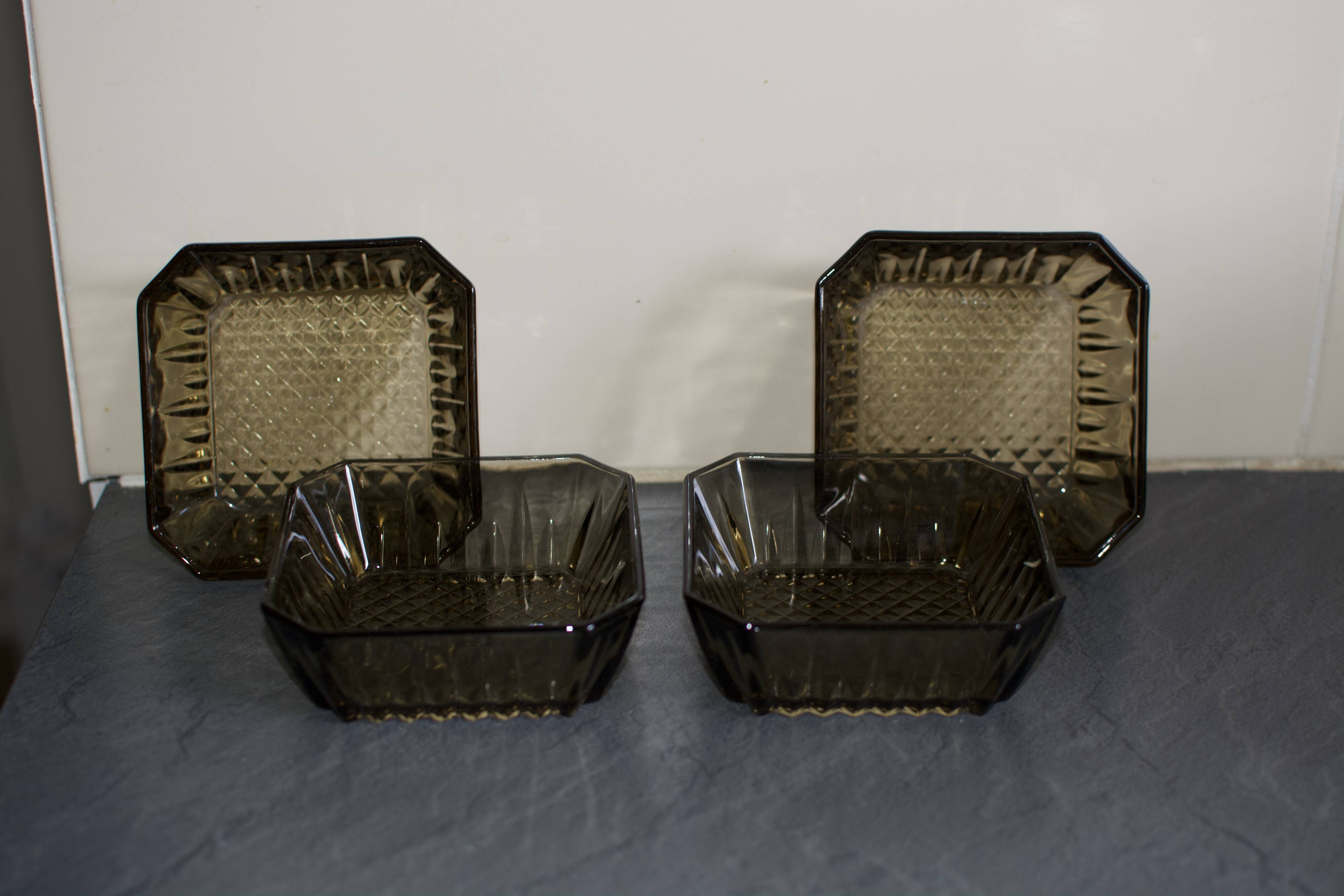 4 vintage cups Smoked glass