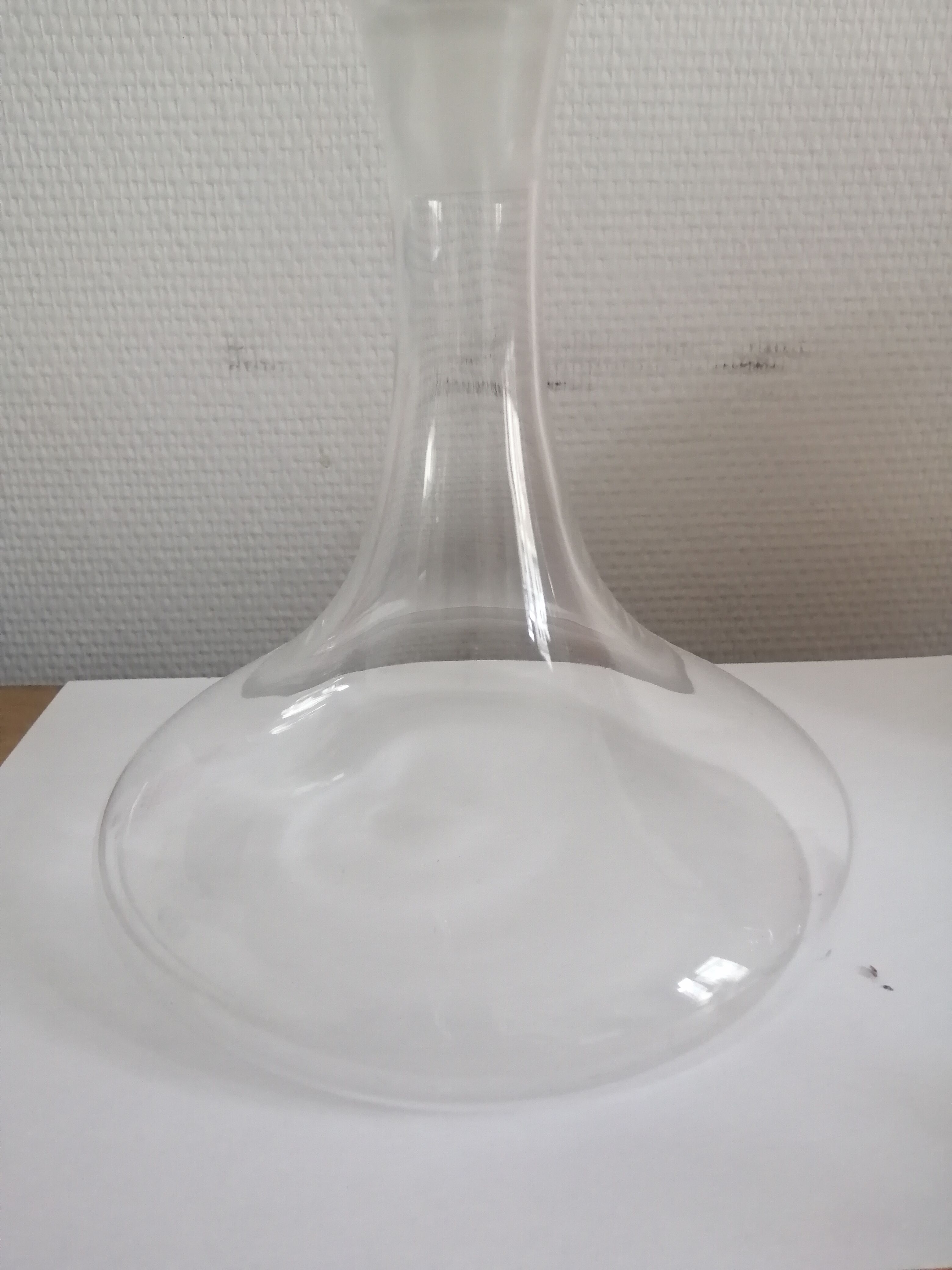 Wine carafe