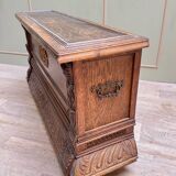 Banc coffre en bois naturel de style Louis XIII