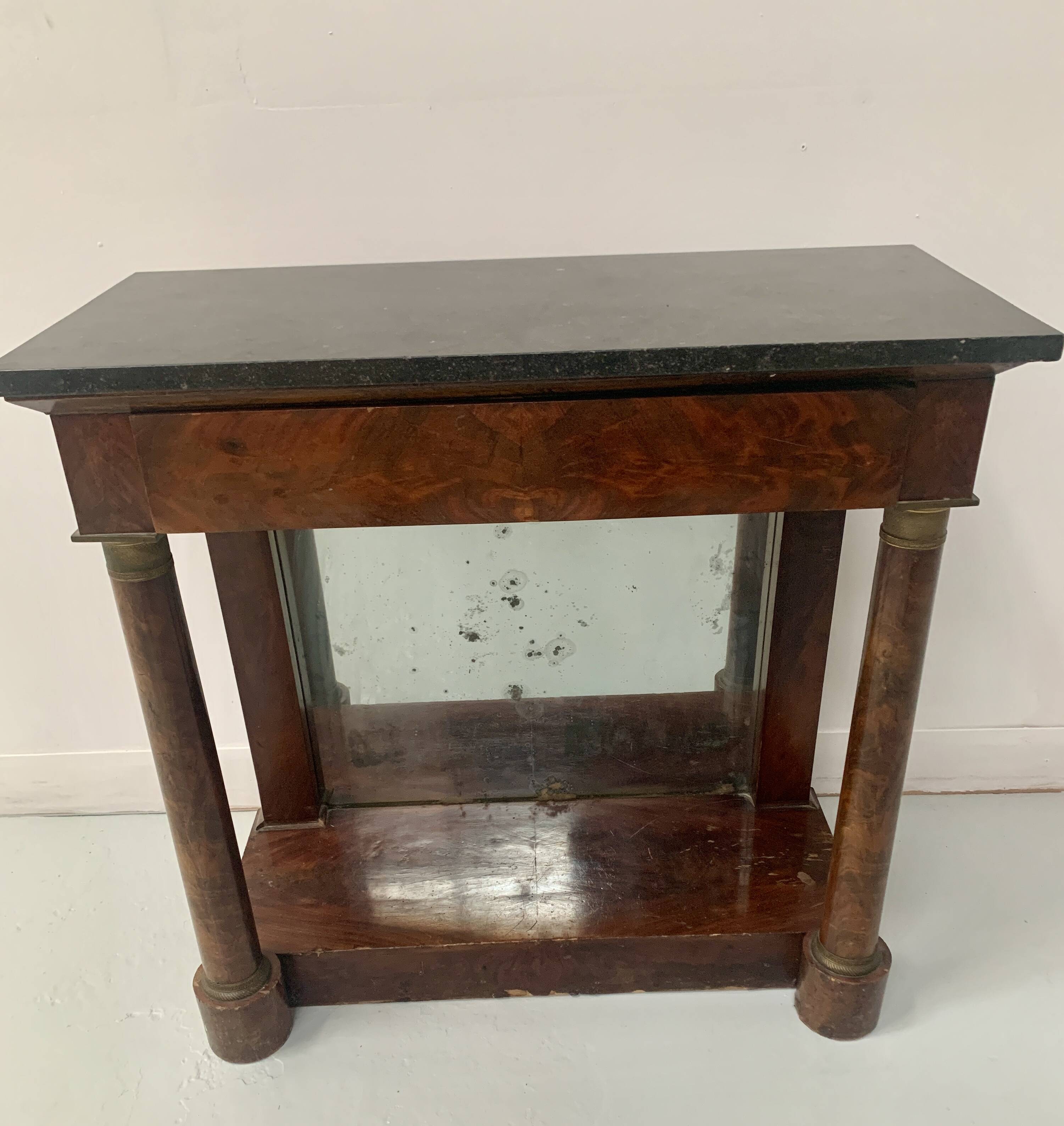 Console de style Empire à fond de miroir, XIXème siècle