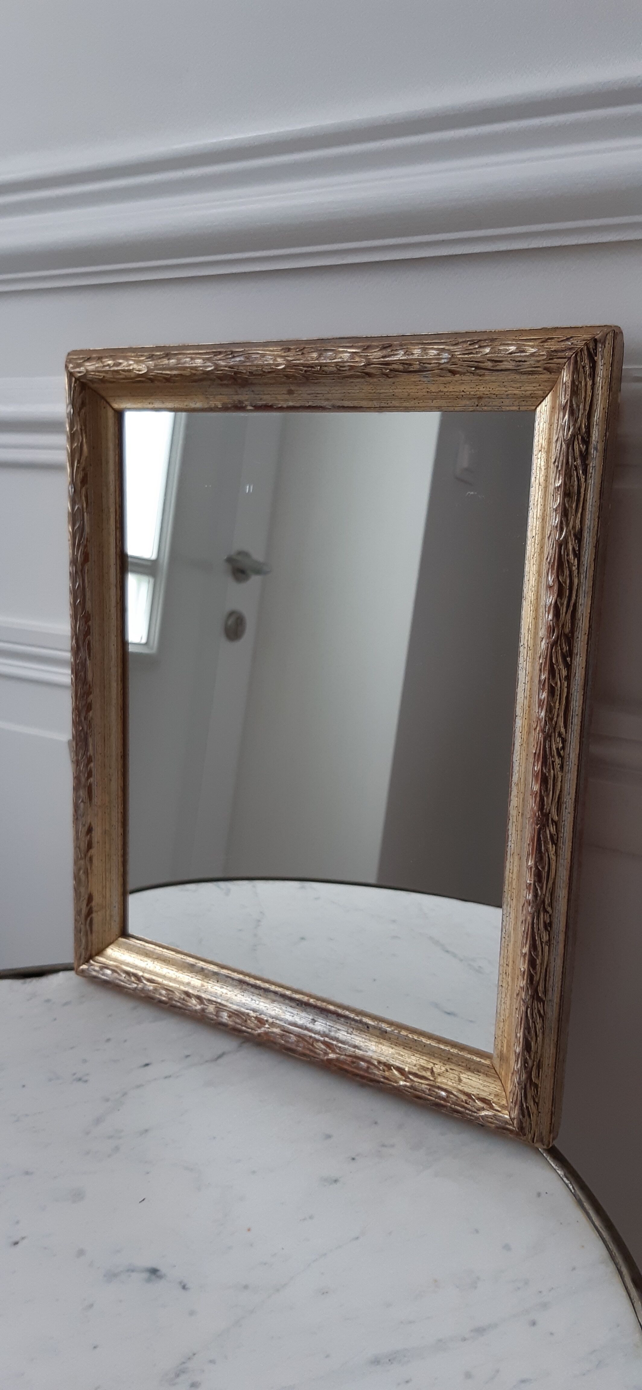 Gilded wooden mirror to hang or install