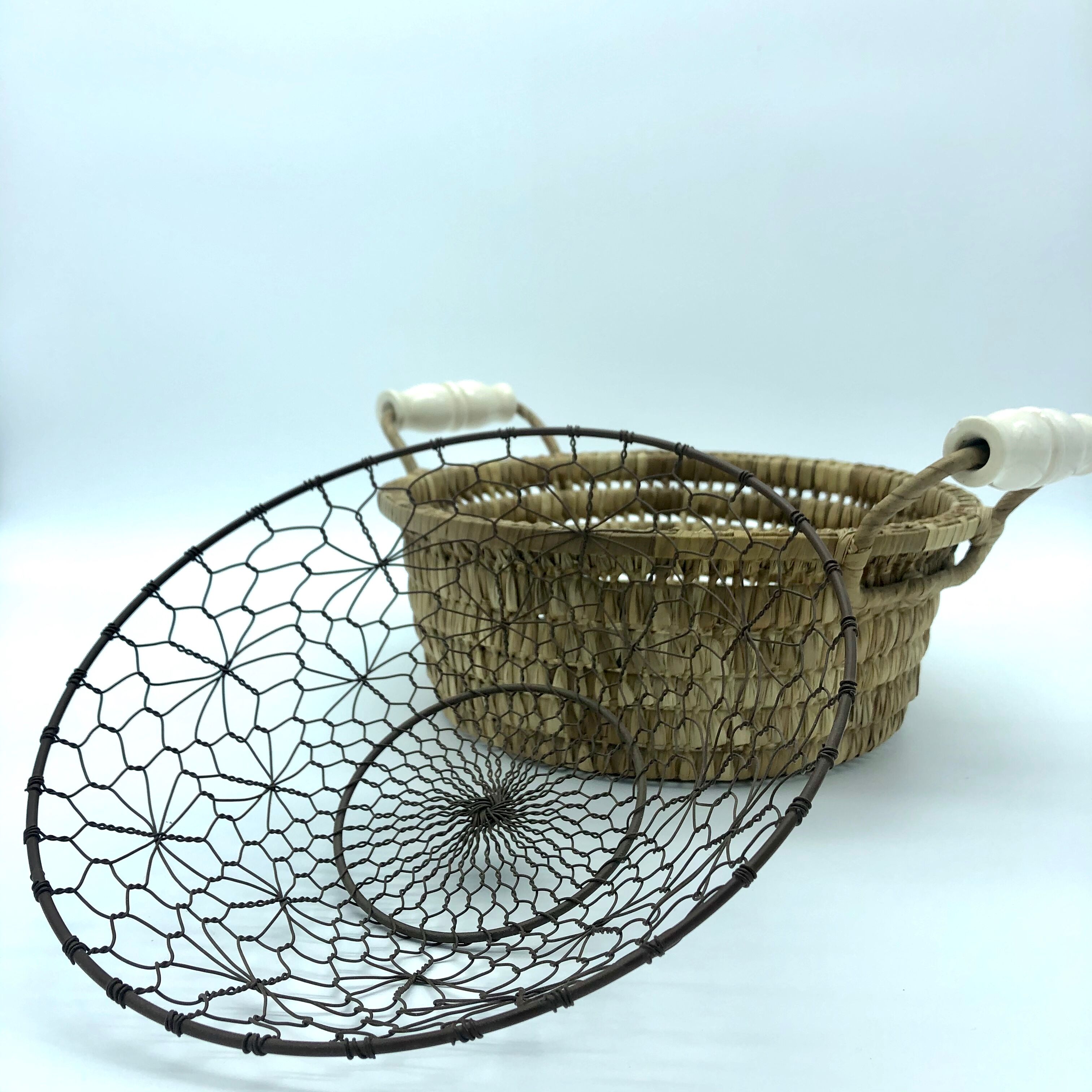 Bread pan, porcelain handle