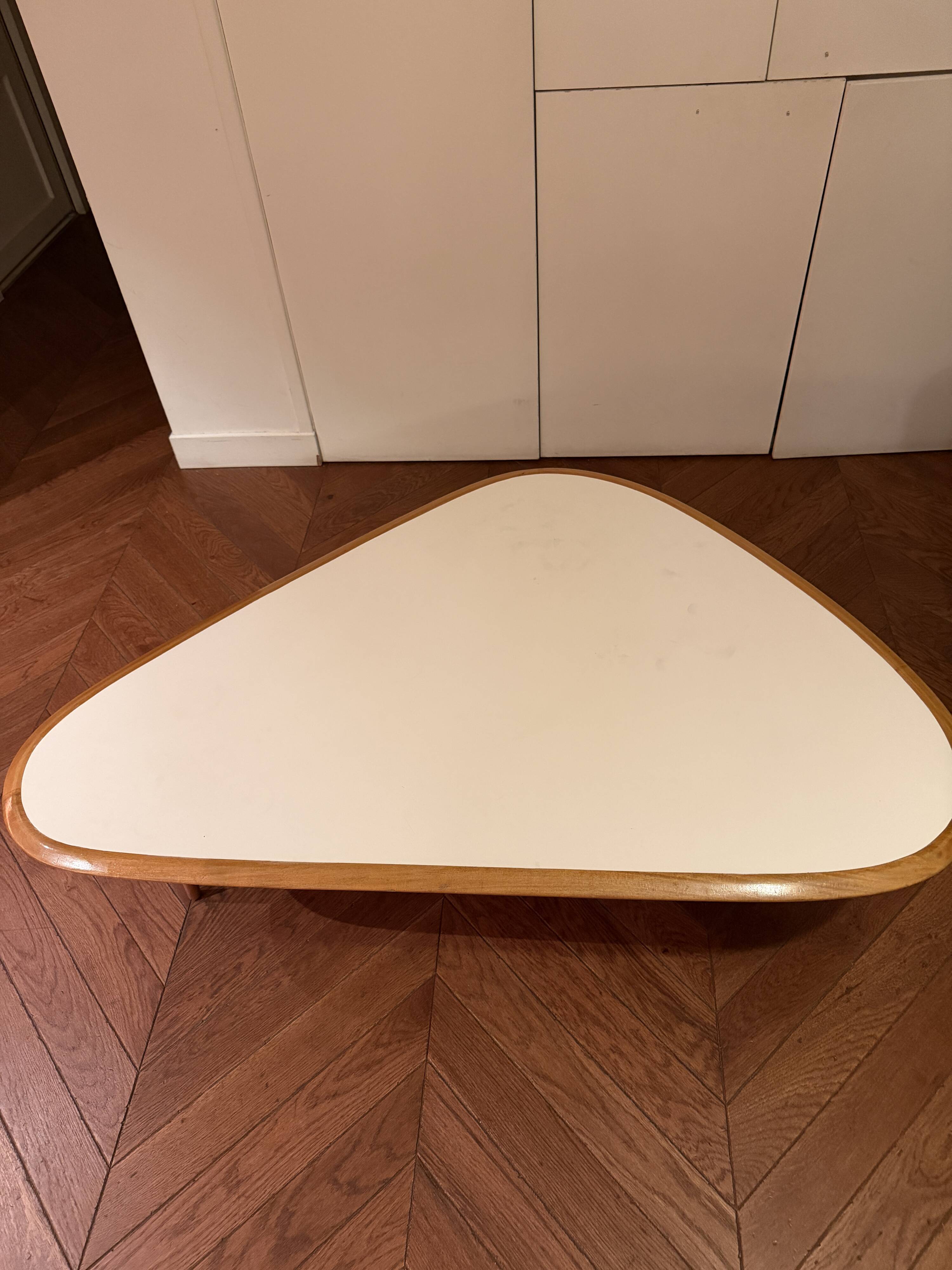 Table basse vintage triangulaire  / boomerang - scandinave