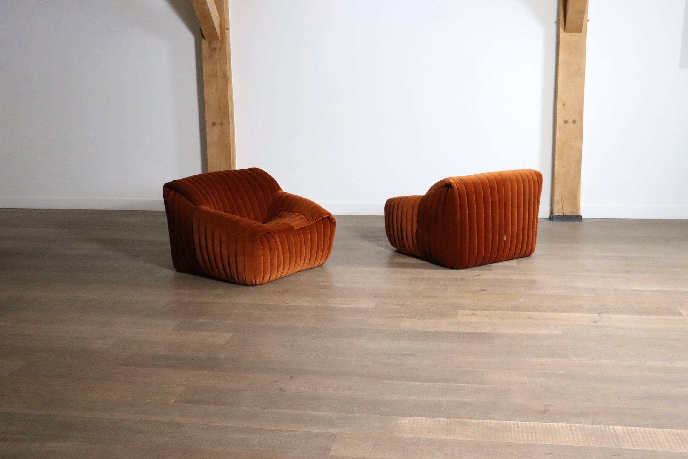 Pair of Cinna Sandra lounge chairs in velvet by Annie Hieronimus, 1970s
