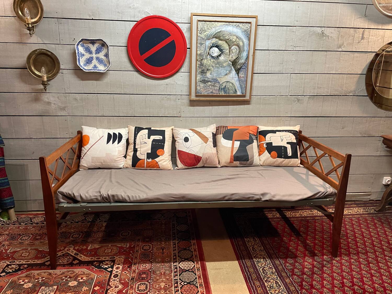 Vintage oak daybed from the 50s/60s.