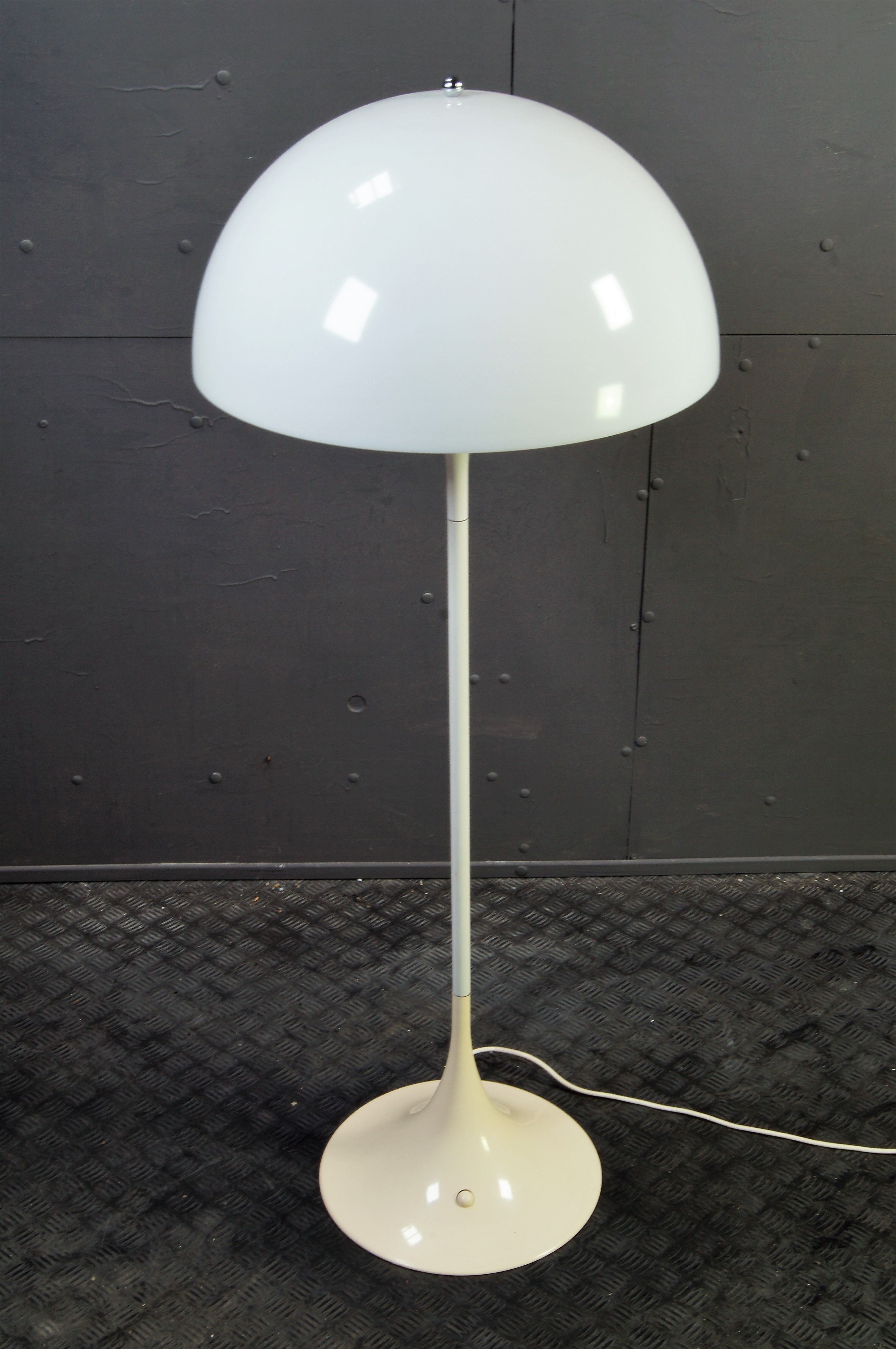 Phantella floorlamp - Verner Panton for Louis Poulsen