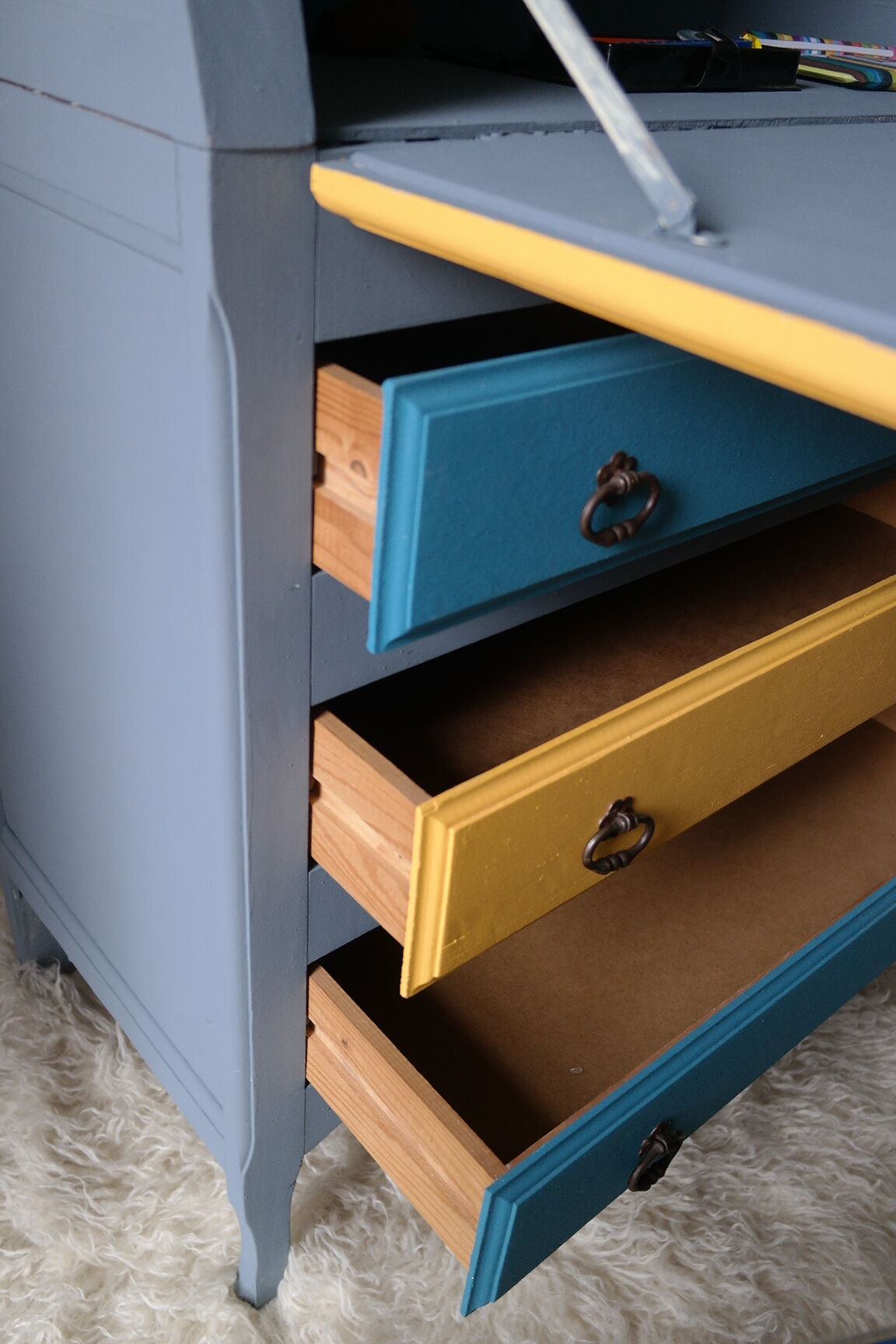 Bureau enfant dos d'âne vintage relooké