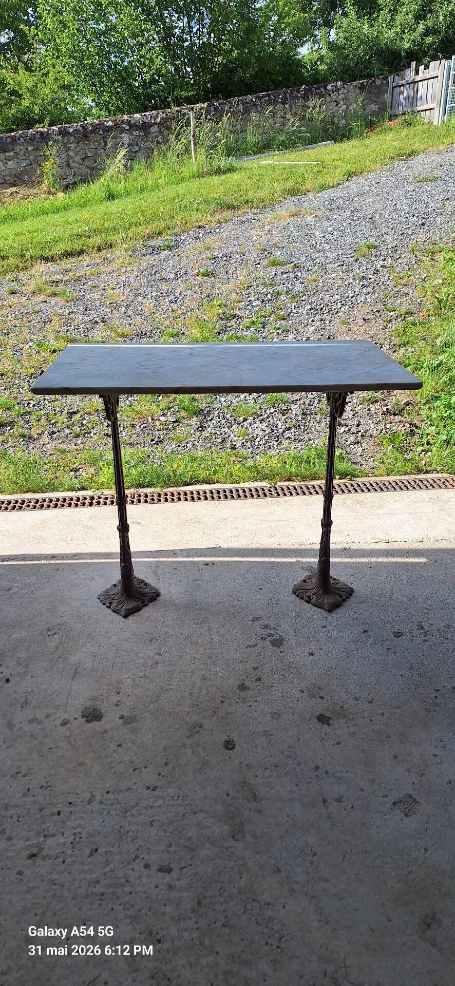 table bistrot marbre fonte