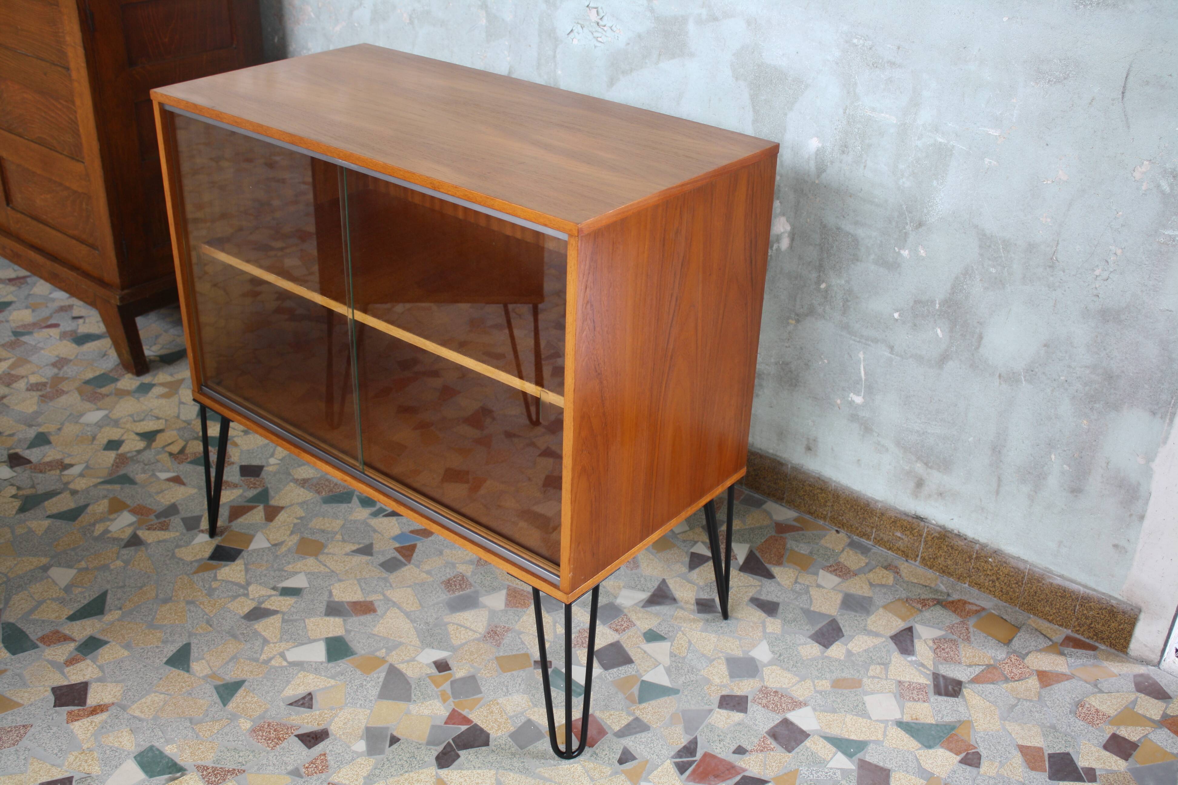 Showcase storage teak vintage 1960 with hairpin legs
