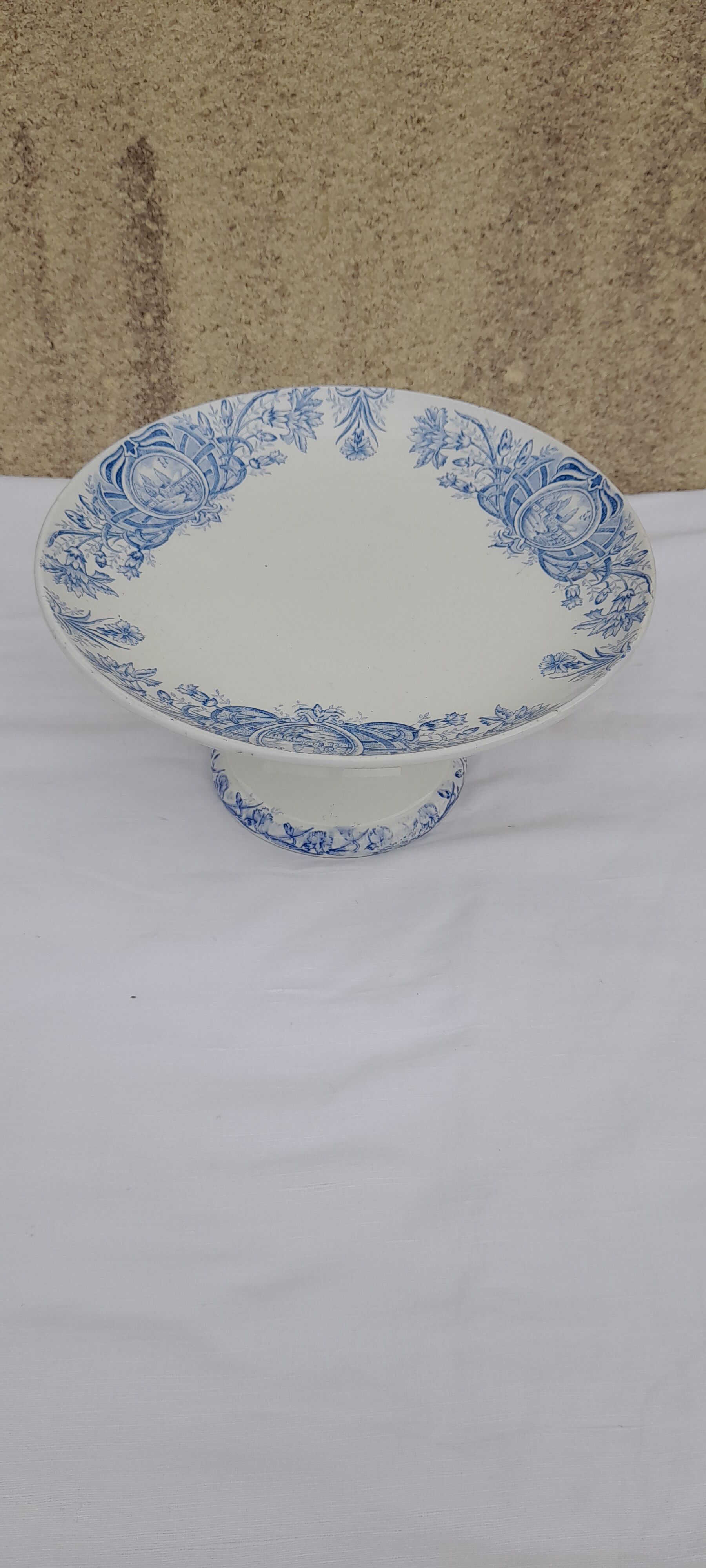 Faience compotier by Saint Amand A. Lebacqz & Bouchard model Persian diam 23.5 cm