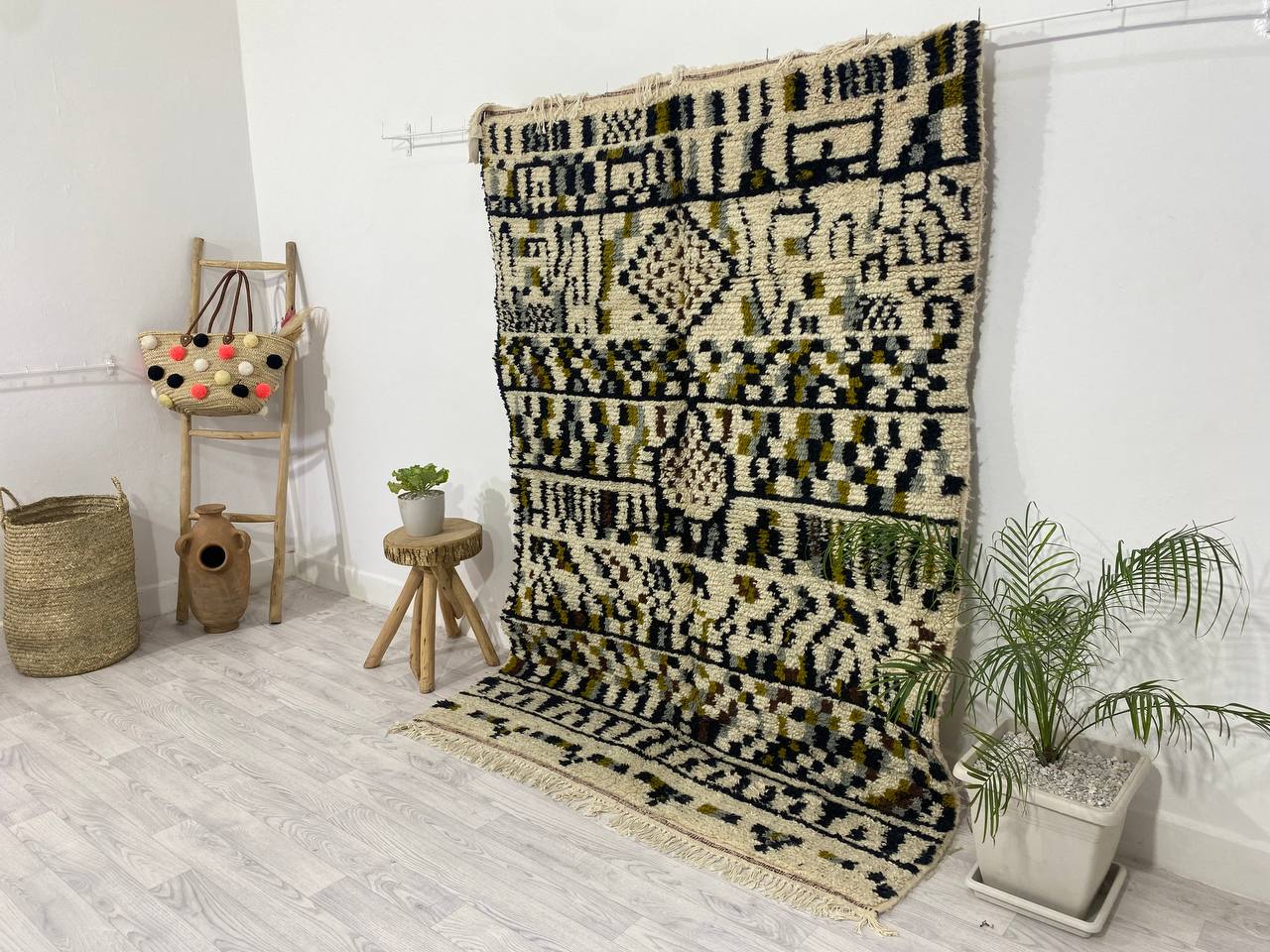 Berber carpet marocain handmade 218 X 154 CM
