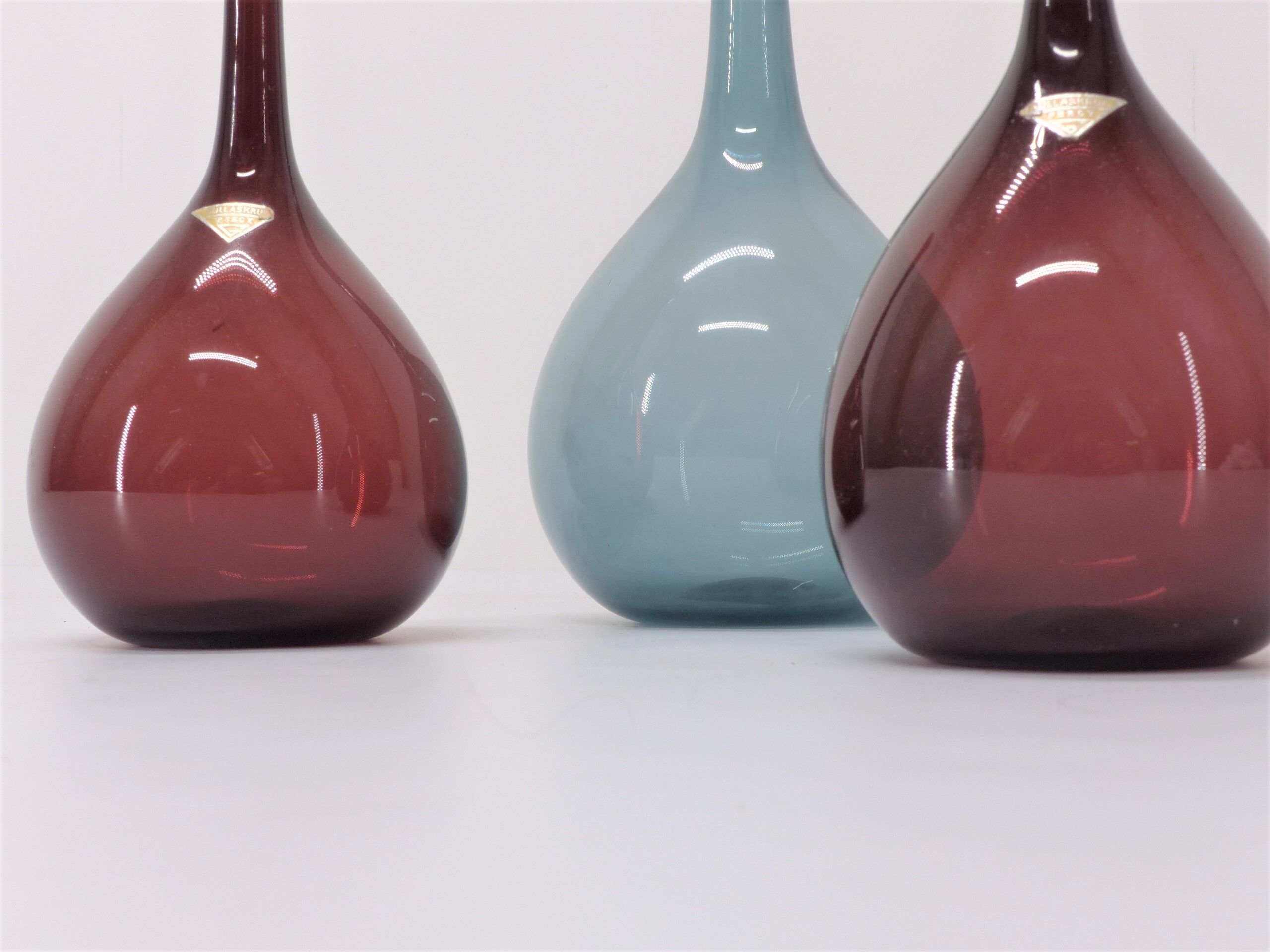 Ensemble de 3 vases décoratifs en céramique rouge bordeaux - Décoration