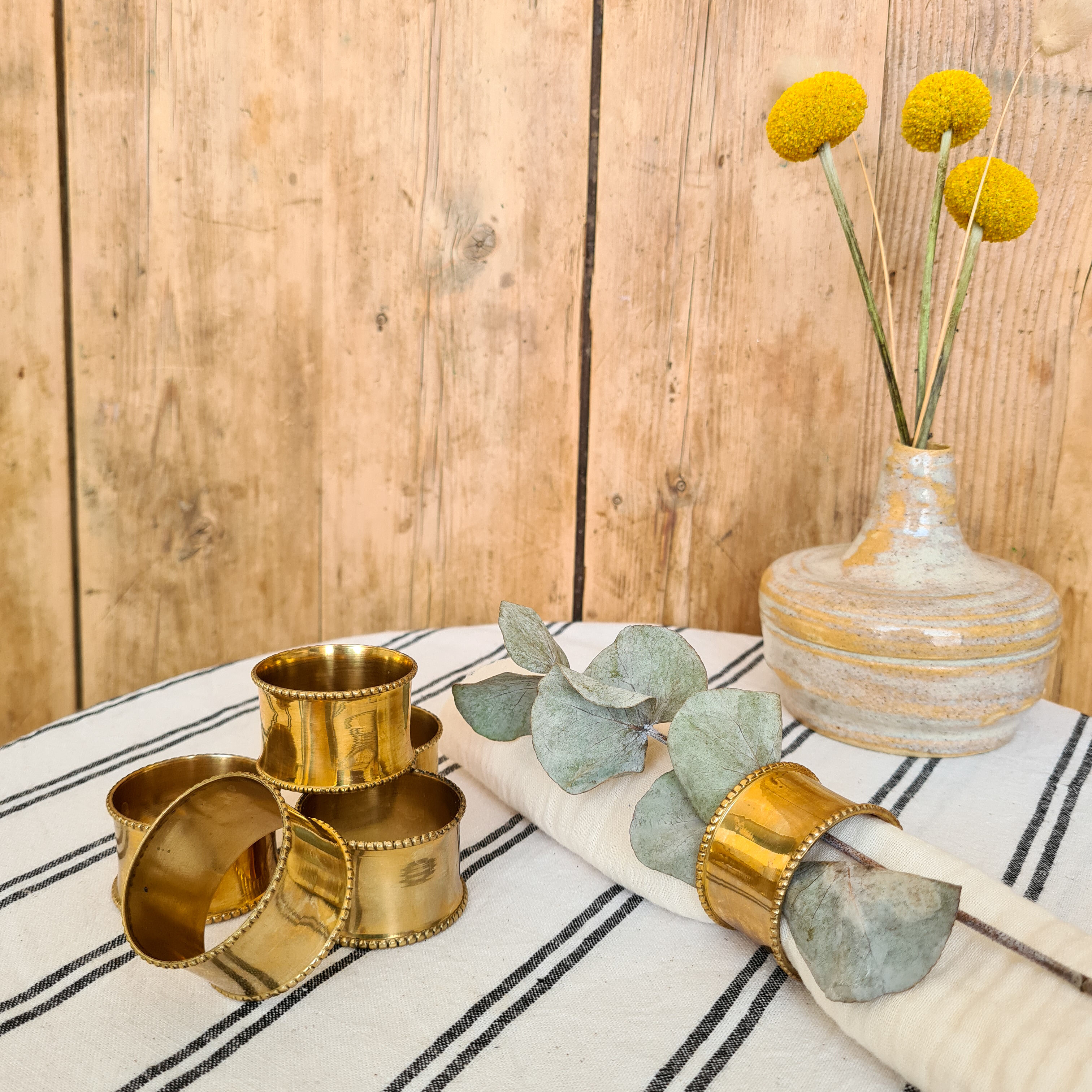 Set of 6 brass towel rings