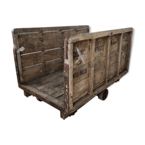 Chariot industriel en
