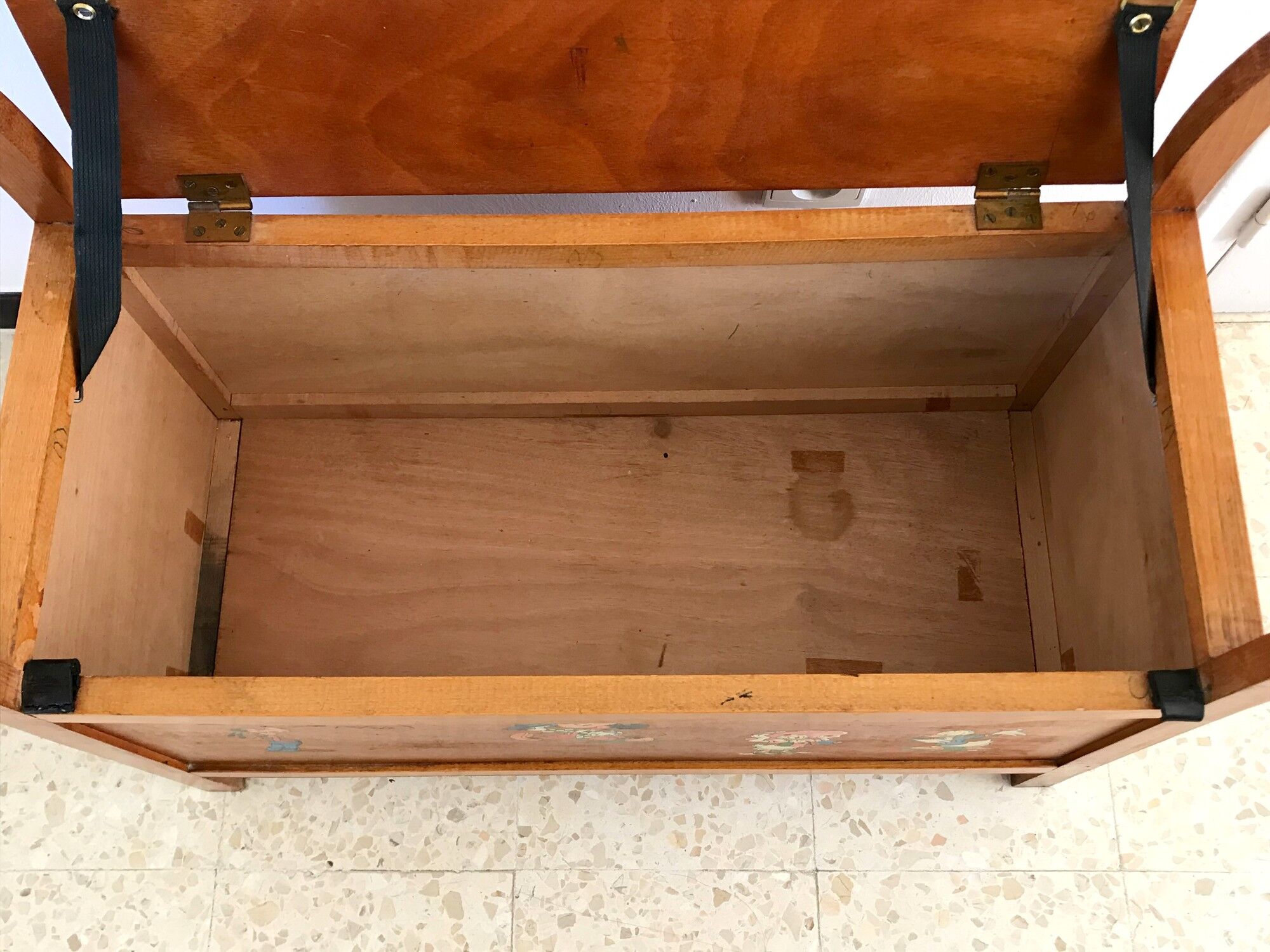 Vintage toy chest 60s