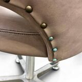 Vintage taupe lounge chair / office chair with chrome frame