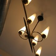 Lustre 6 feux Mid-Century - Opaline et laiton - Style Lunel - Arlus