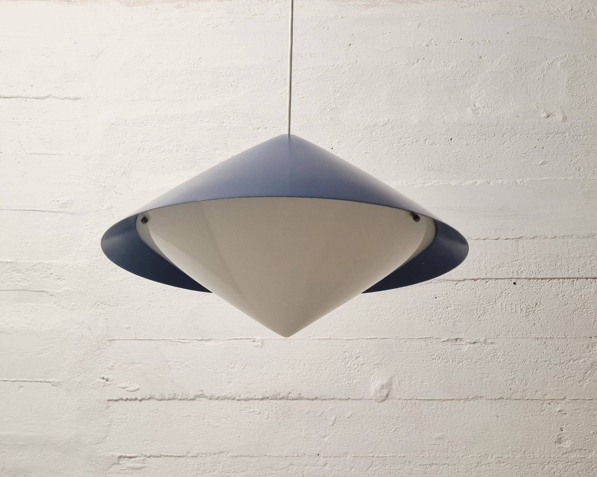 "Kuli" blue and white ceiling lamp 1960s - Svea Winkler Orno Finland | Vintage design lamps