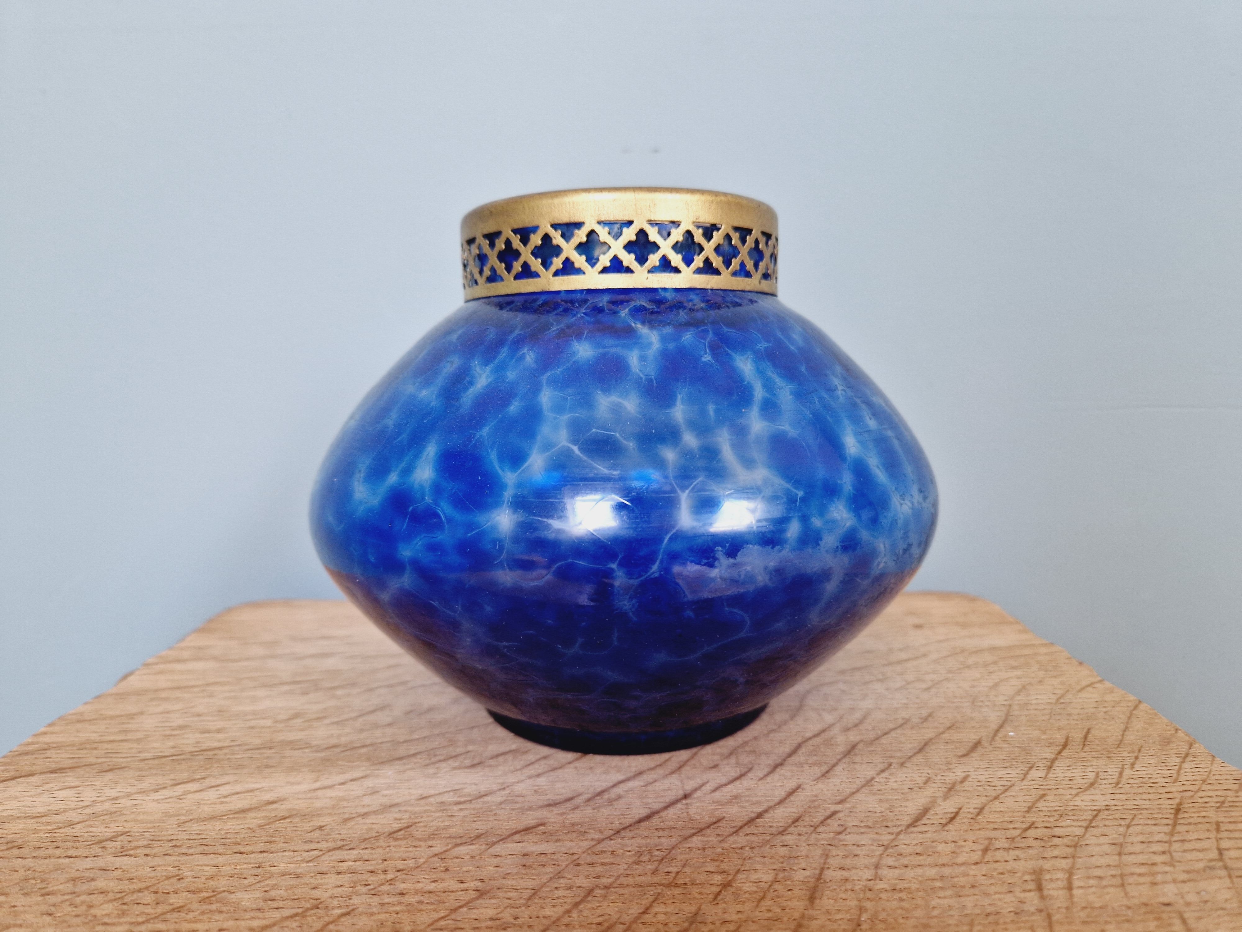 Vase Pique-fleurs Art Déco en verre moucheté bleu