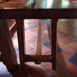 Solid oak table and its 2 benches