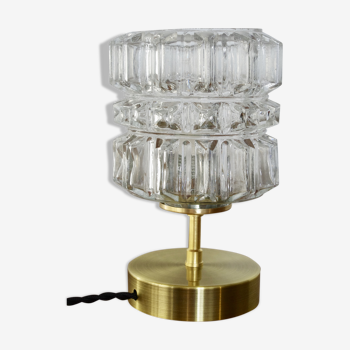 Chiseled glass lamp