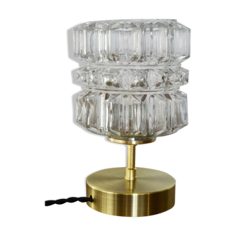 Chiseled glass lamp